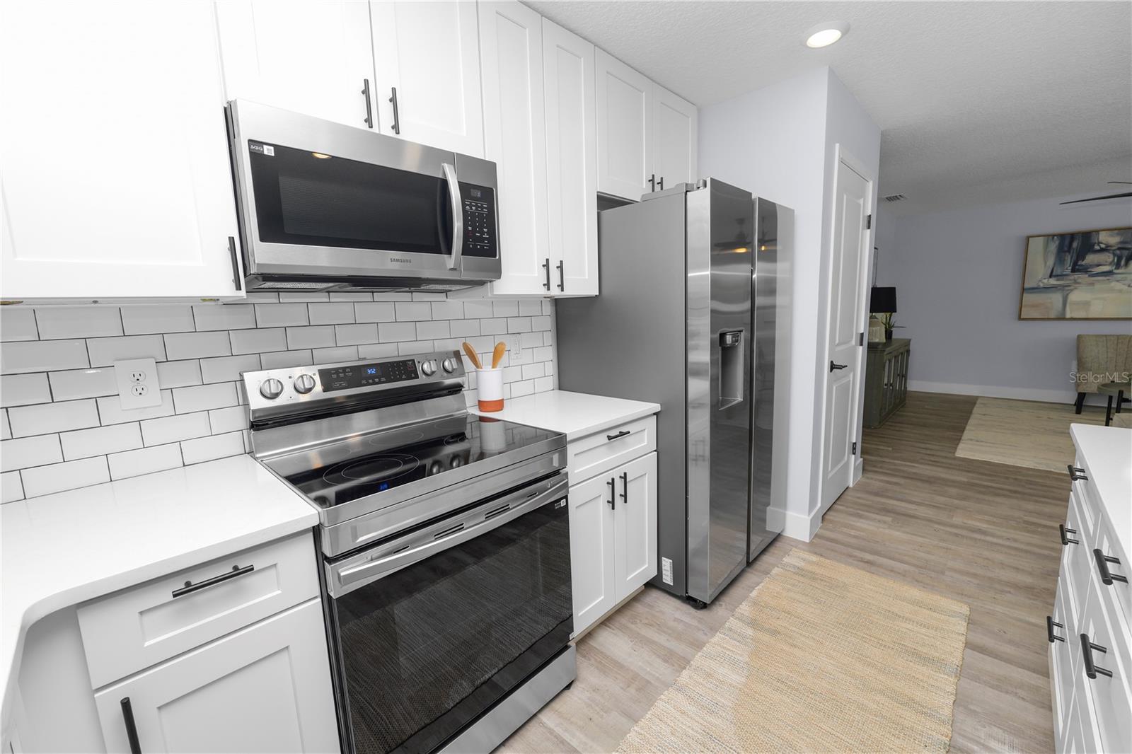 Single Family Residence at 521 SKYLINE DR E, LAKELAND, photo 12 of 35
