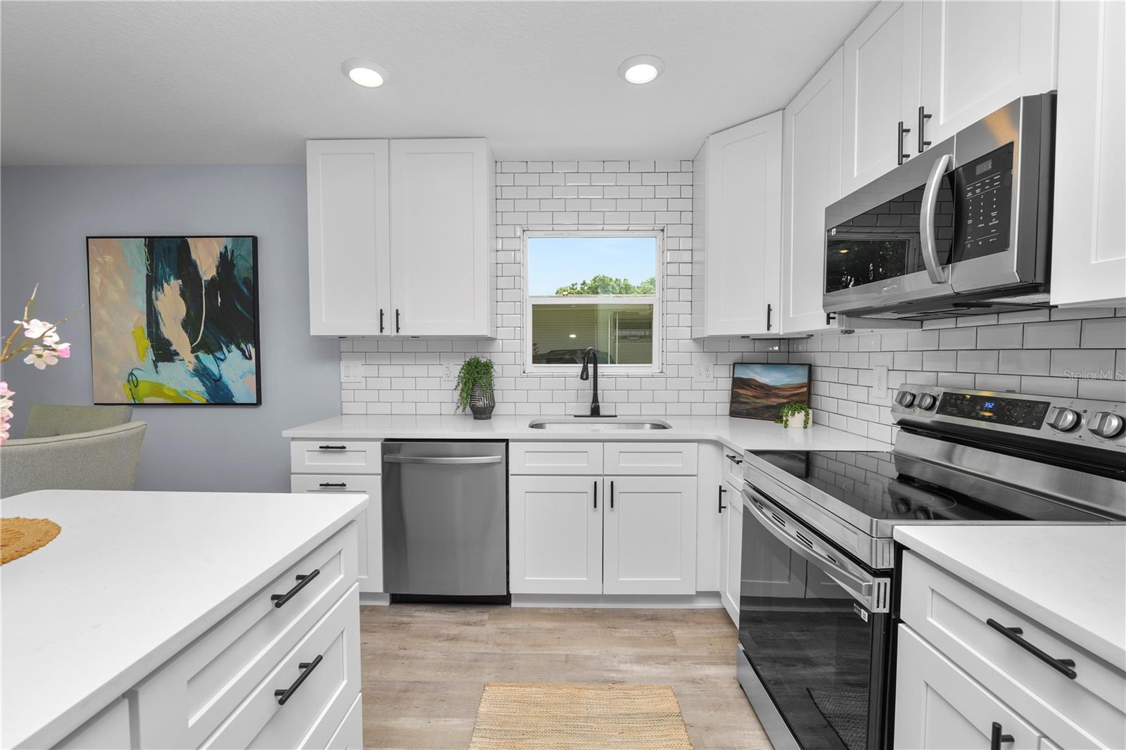 Single Family Residence at 521 SKYLINE DR E, LAKELAND, photo 13 of 35