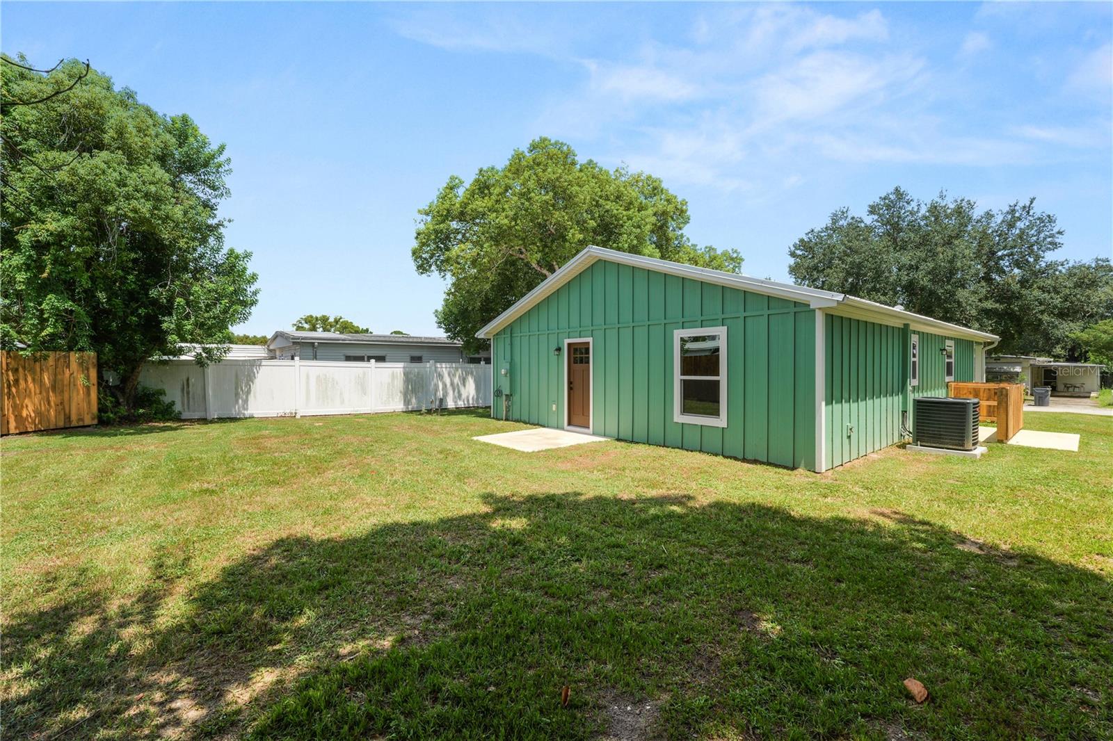 Single Family Residence at 521 SKYLINE DR E, LAKELAND, photo 32 of 35