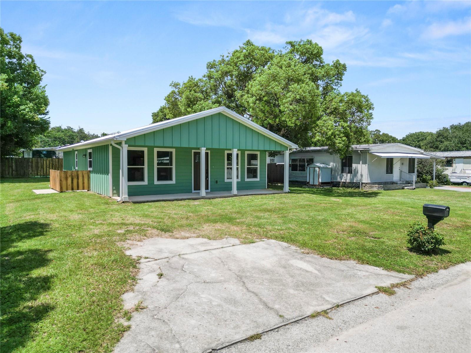 Single Family Residence at 521 SKYLINE DR E, LAKELAND, photo 3 of 35