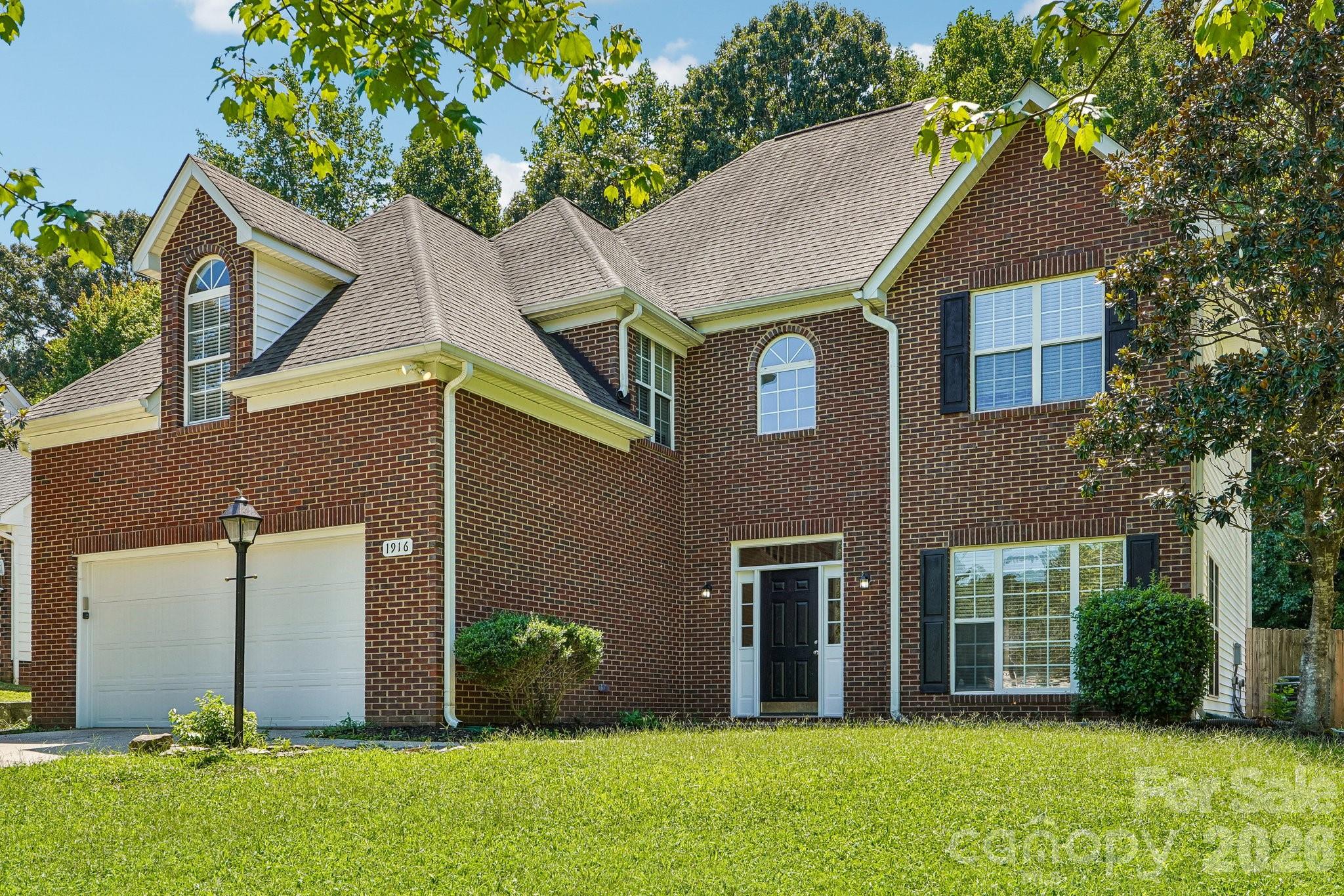 Single Family Residence at 1916 Wilrose Place, Matthews, photo 3 of 48