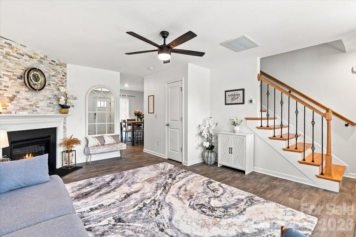 Single Family Residence at 333 Oak Branch Road, Arden, photo 11 of 34