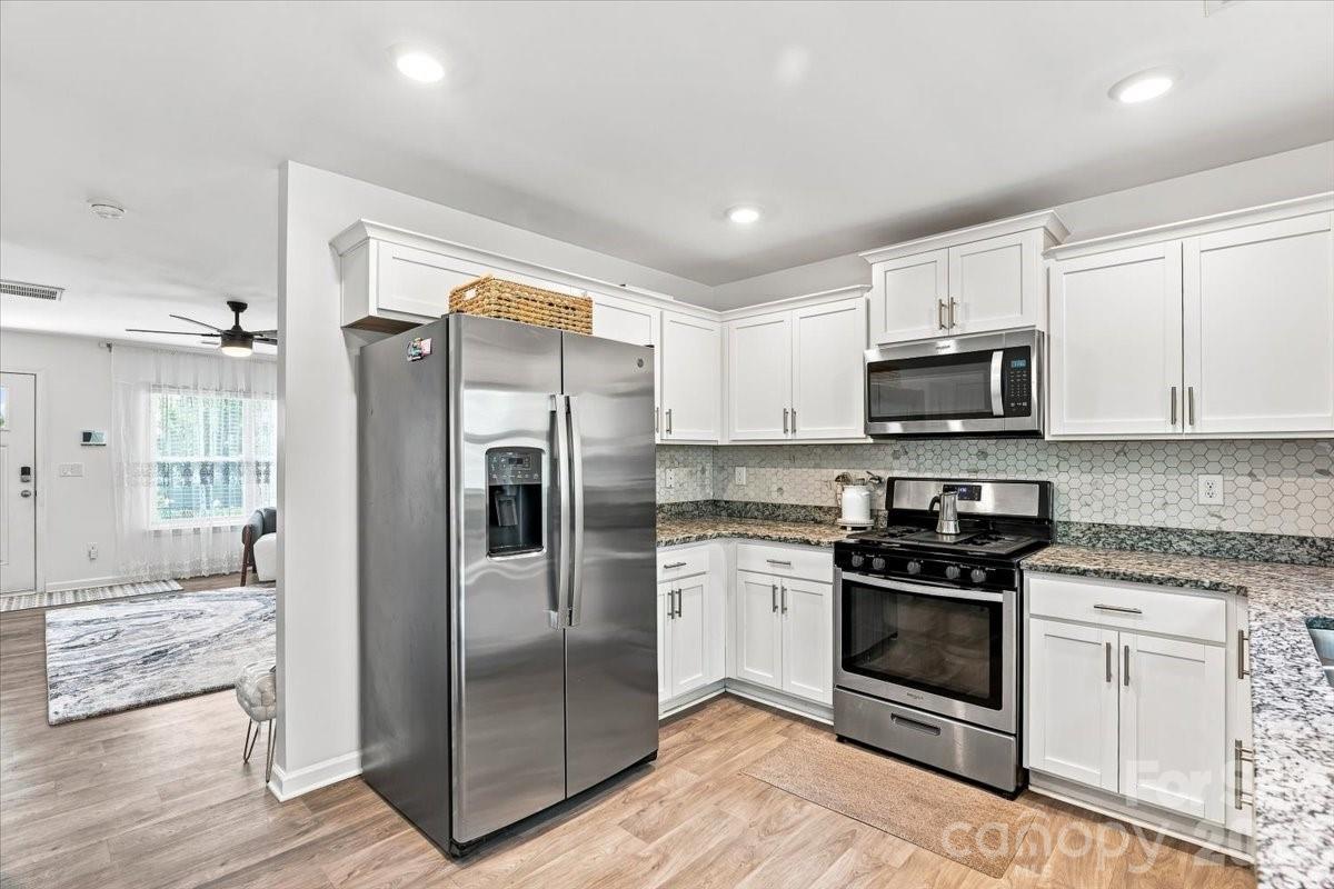 Single Family Residence at 333 Oak Branch Road, Arden, photo 14 of 34