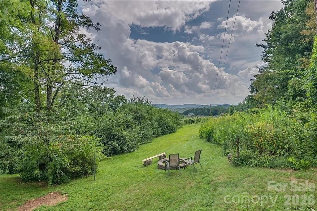 Single Family Residence at 1324 Low Gap Road, Hendersonville, photo 11 of 15