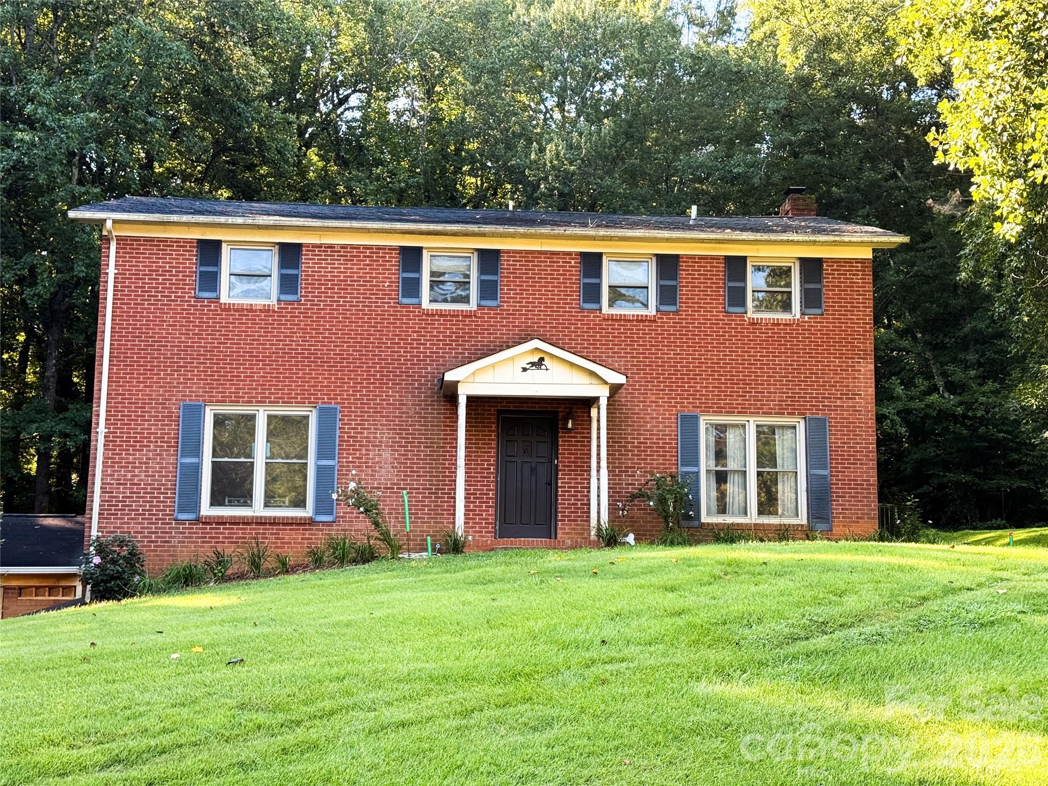 Single Family Residence at 301 Starmount Drive, Statesville, photo 3 of 42