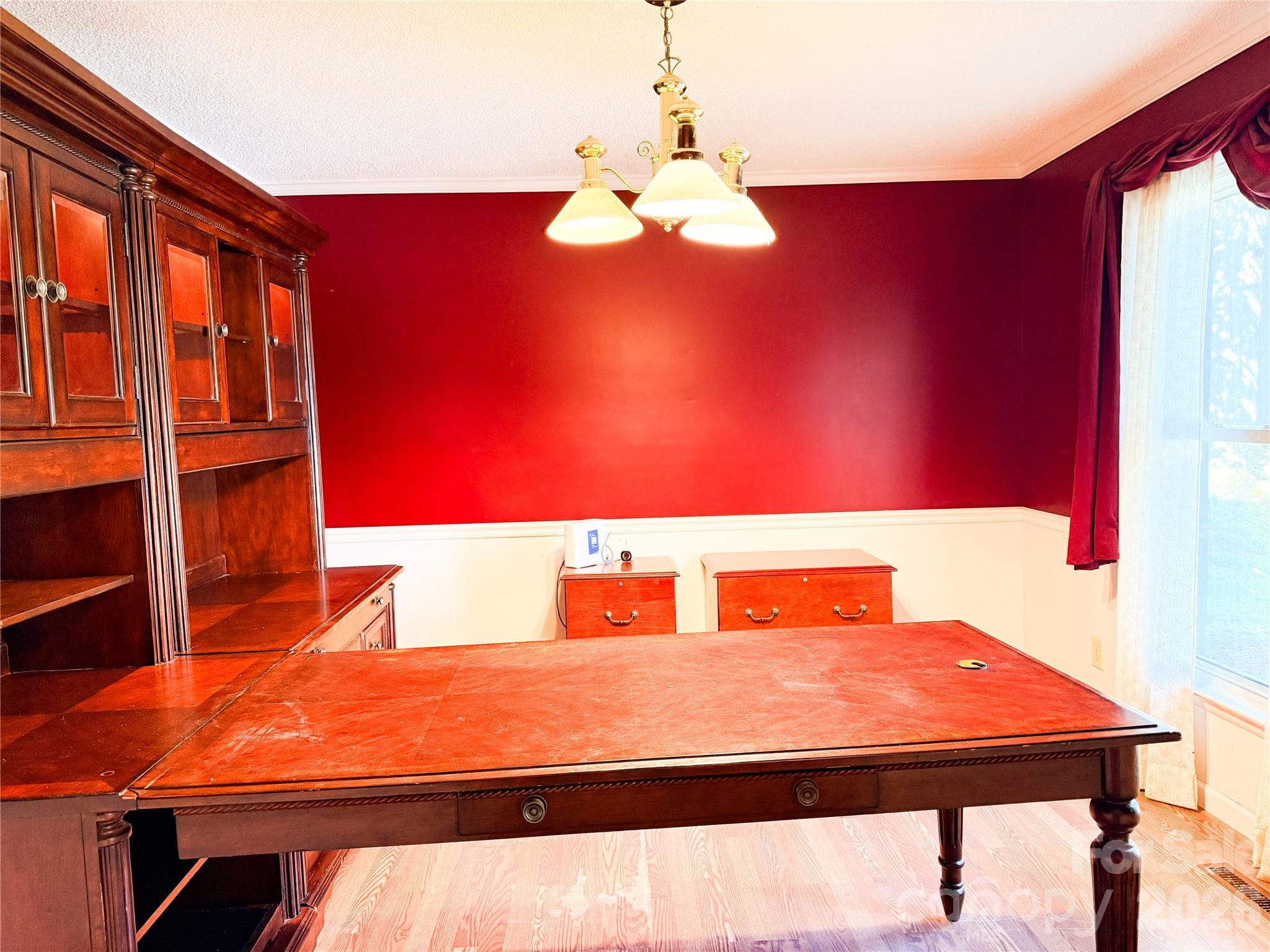 Single Family Residence at 301 Starmount Drive, Statesville, photo 6 of 42