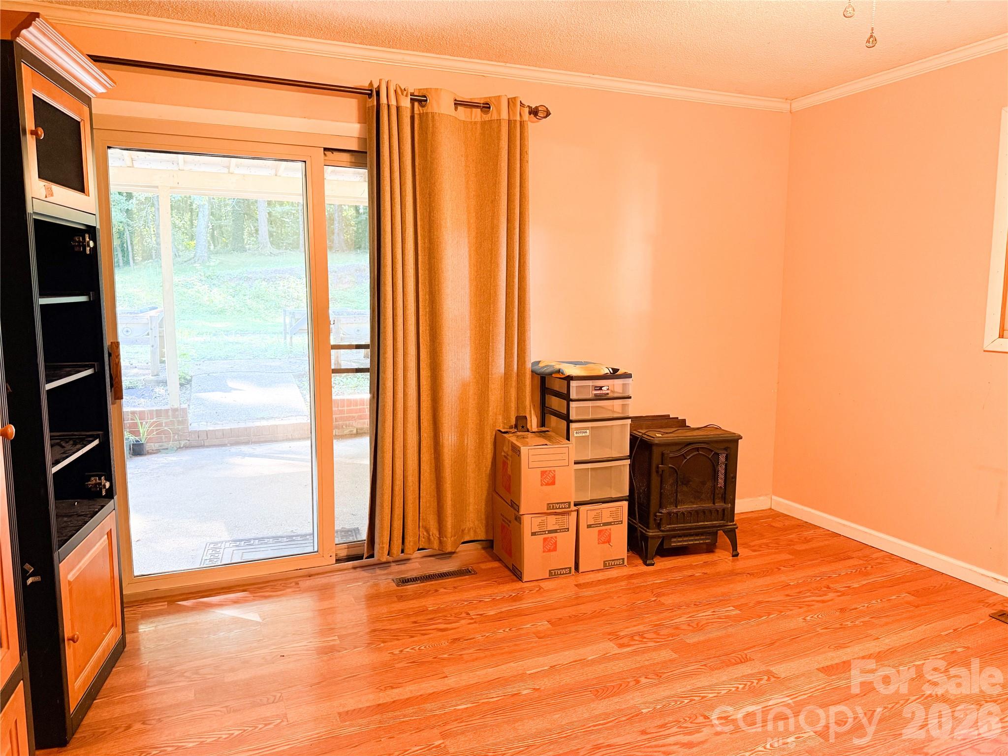Single Family Residence at 301 Starmount Drive, Statesville, photo 7 of 42