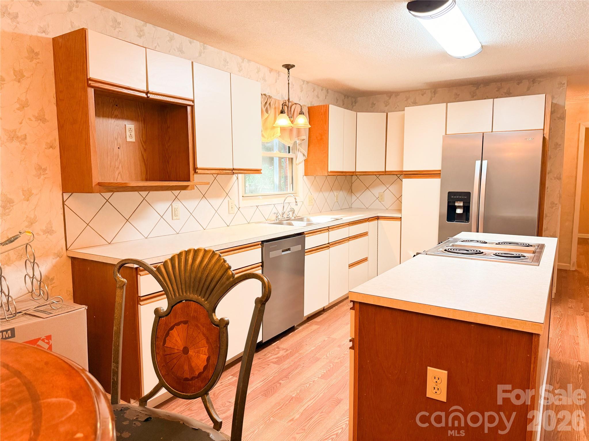 Single Family Residence at 301 Starmount Drive, Statesville, photo 12 of 42