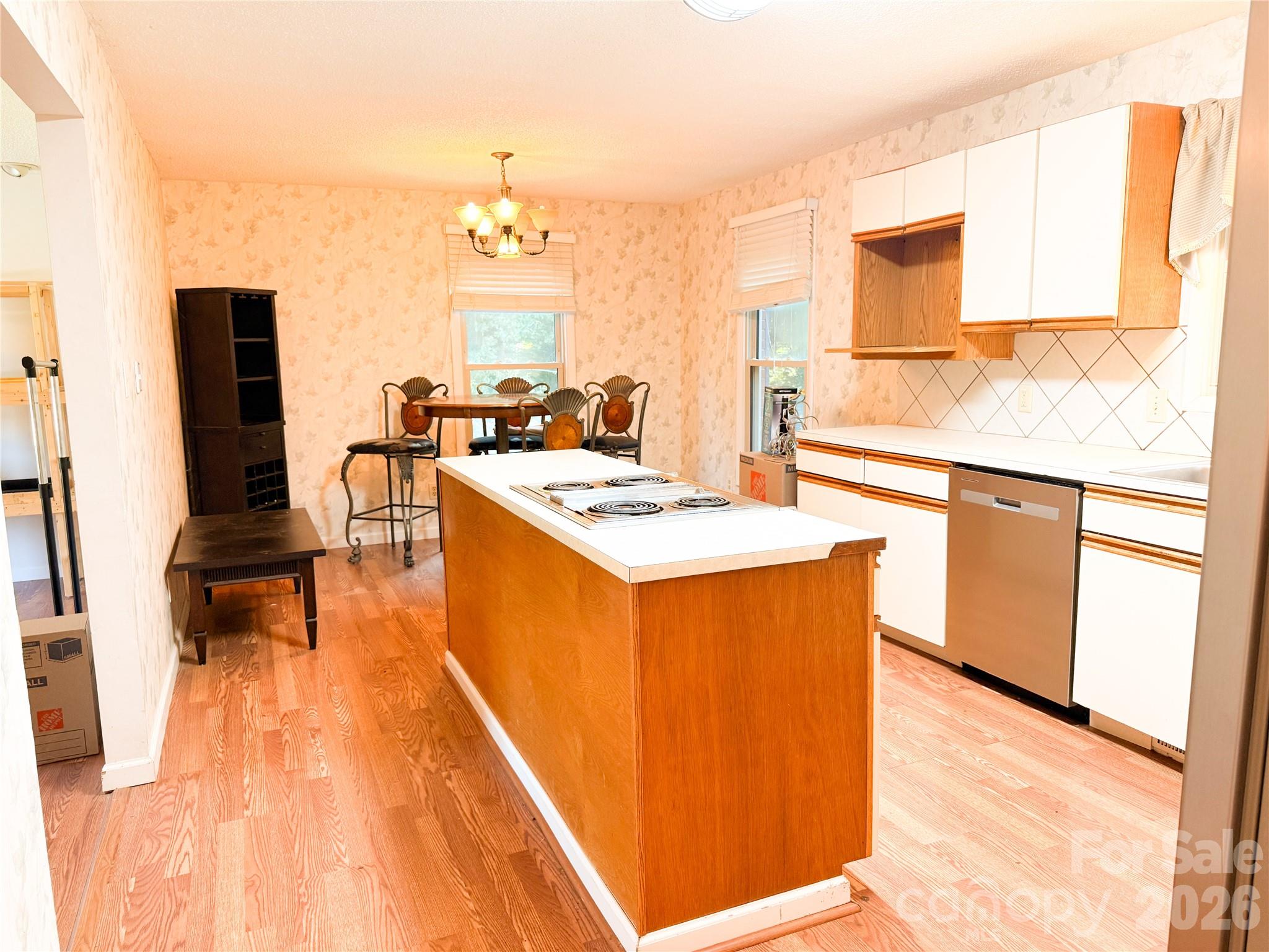 Single Family Residence at 301 Starmount Drive, Statesville, photo 13 of 42