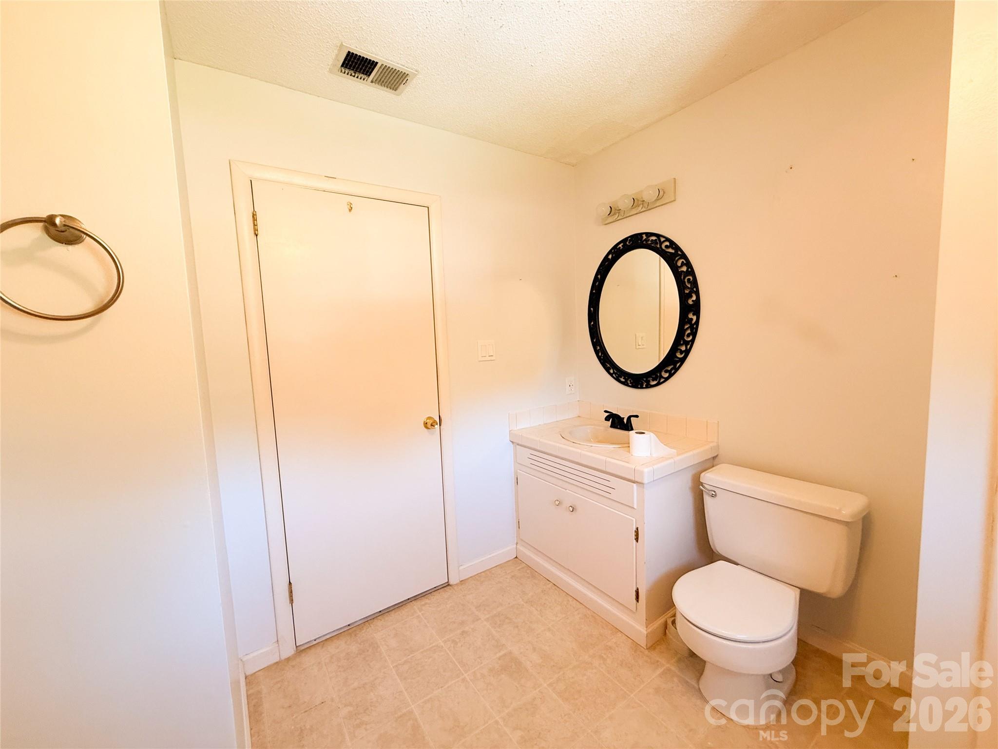 Single Family Residence at 301 Starmount Drive, Statesville, photo 18 of 42