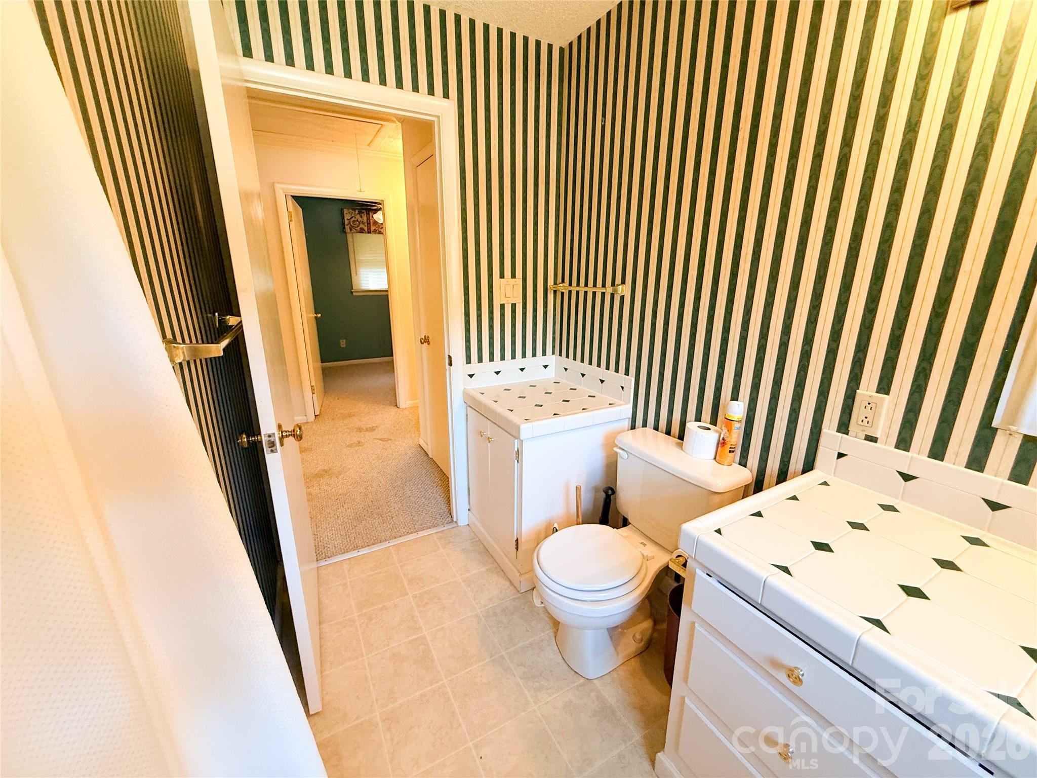 Single Family Residence at 301 Starmount Drive, Statesville, photo 22 of 42