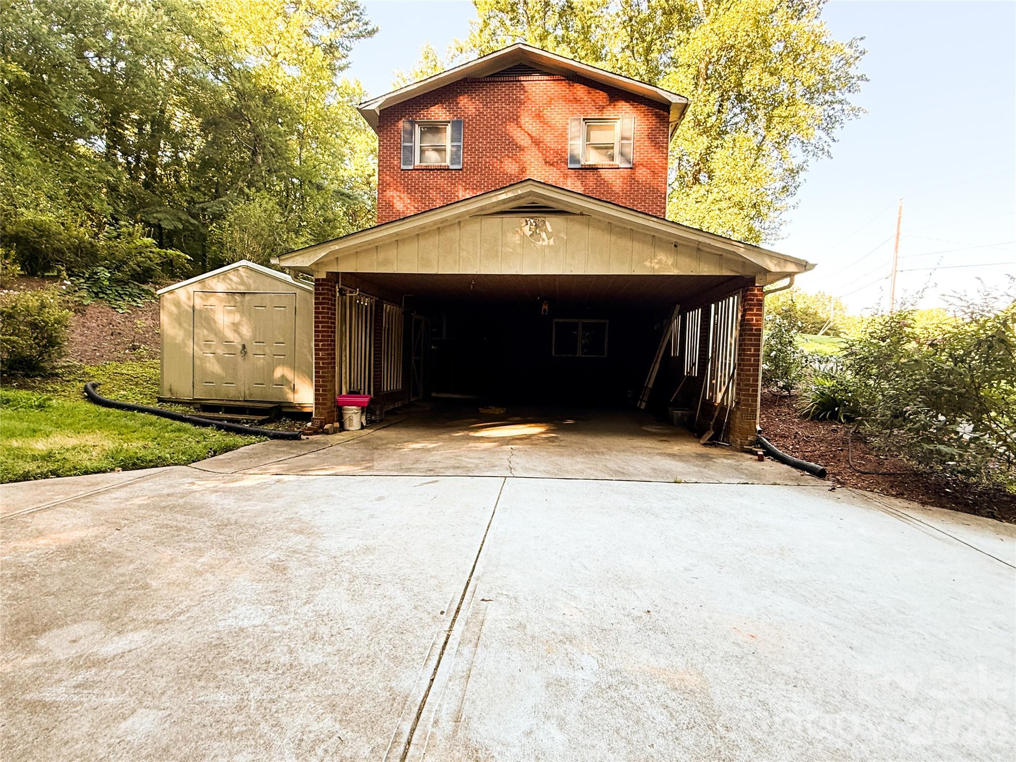 Single Family Residence at 301 Starmount Drive, Statesville, photo 39 of 42