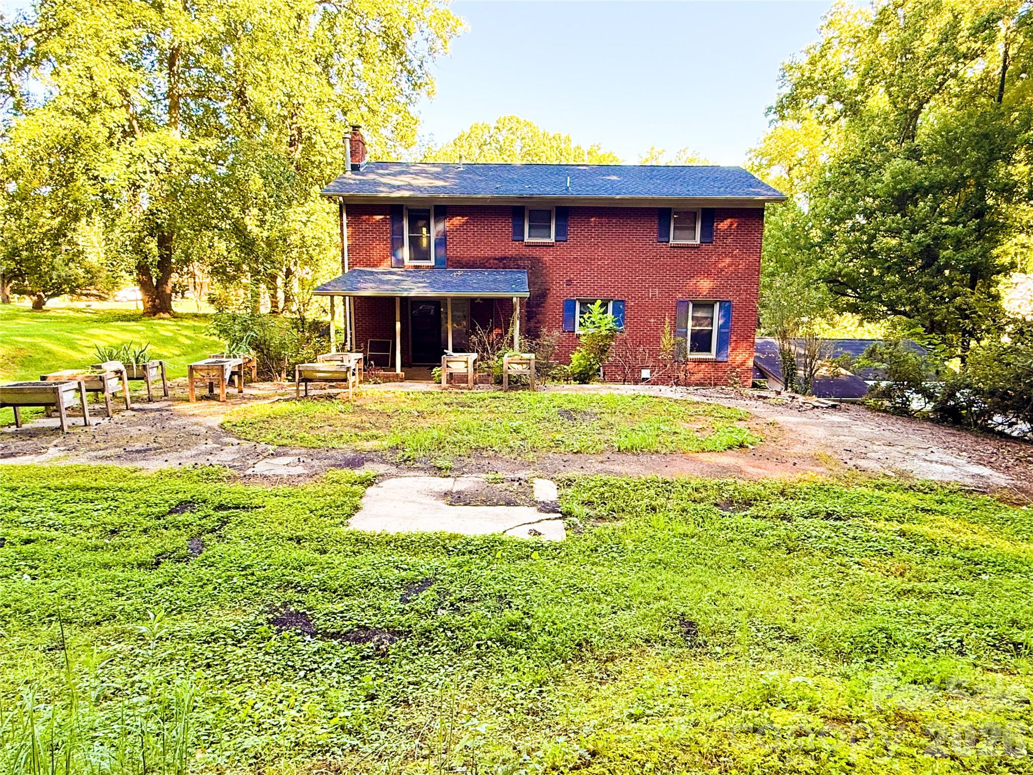 Single Family Residence at 301 Starmount Drive, Statesville, photo 41 of 42