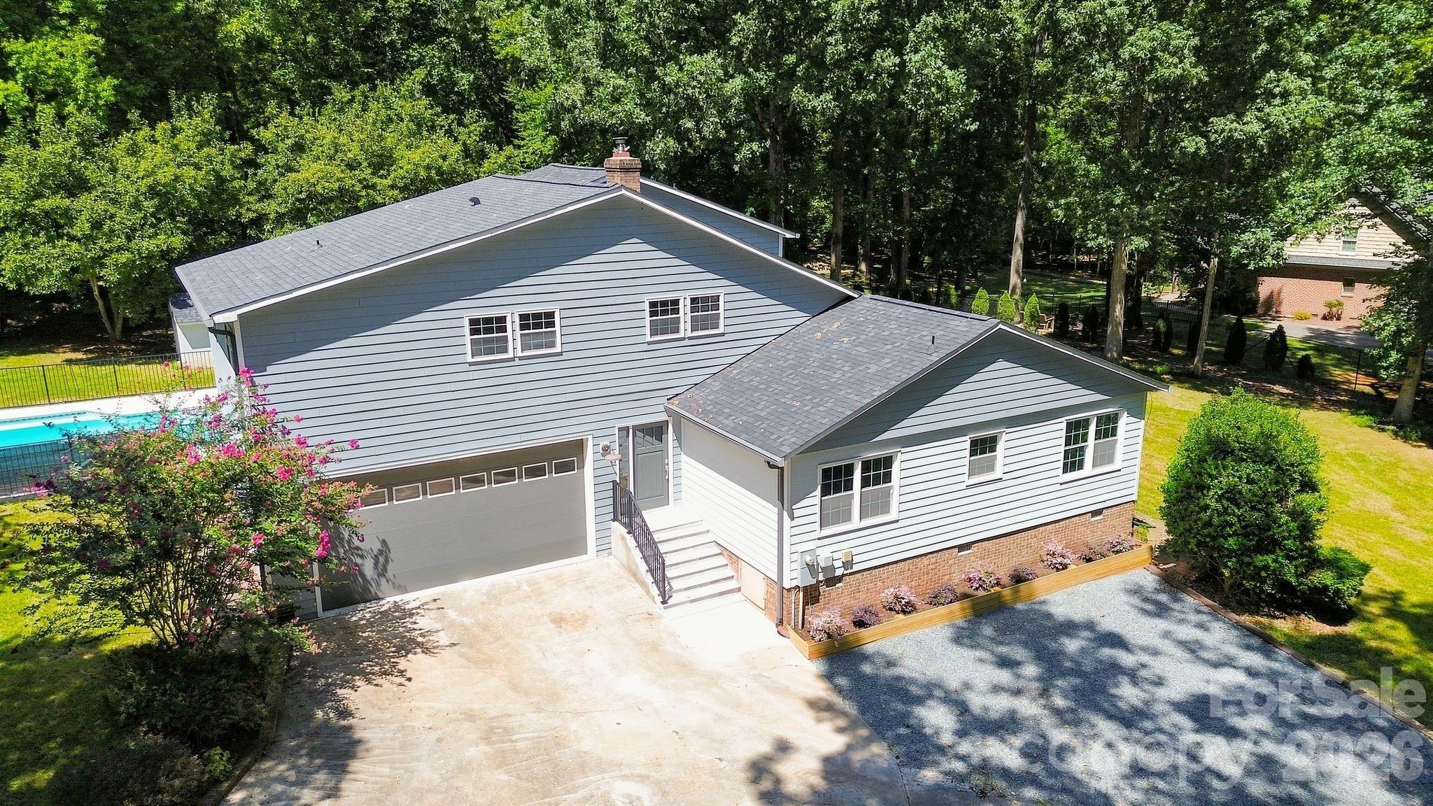 Single Family Residence at 5225 Mayhew Country Drive, Mint Hill, photo 3 of 46