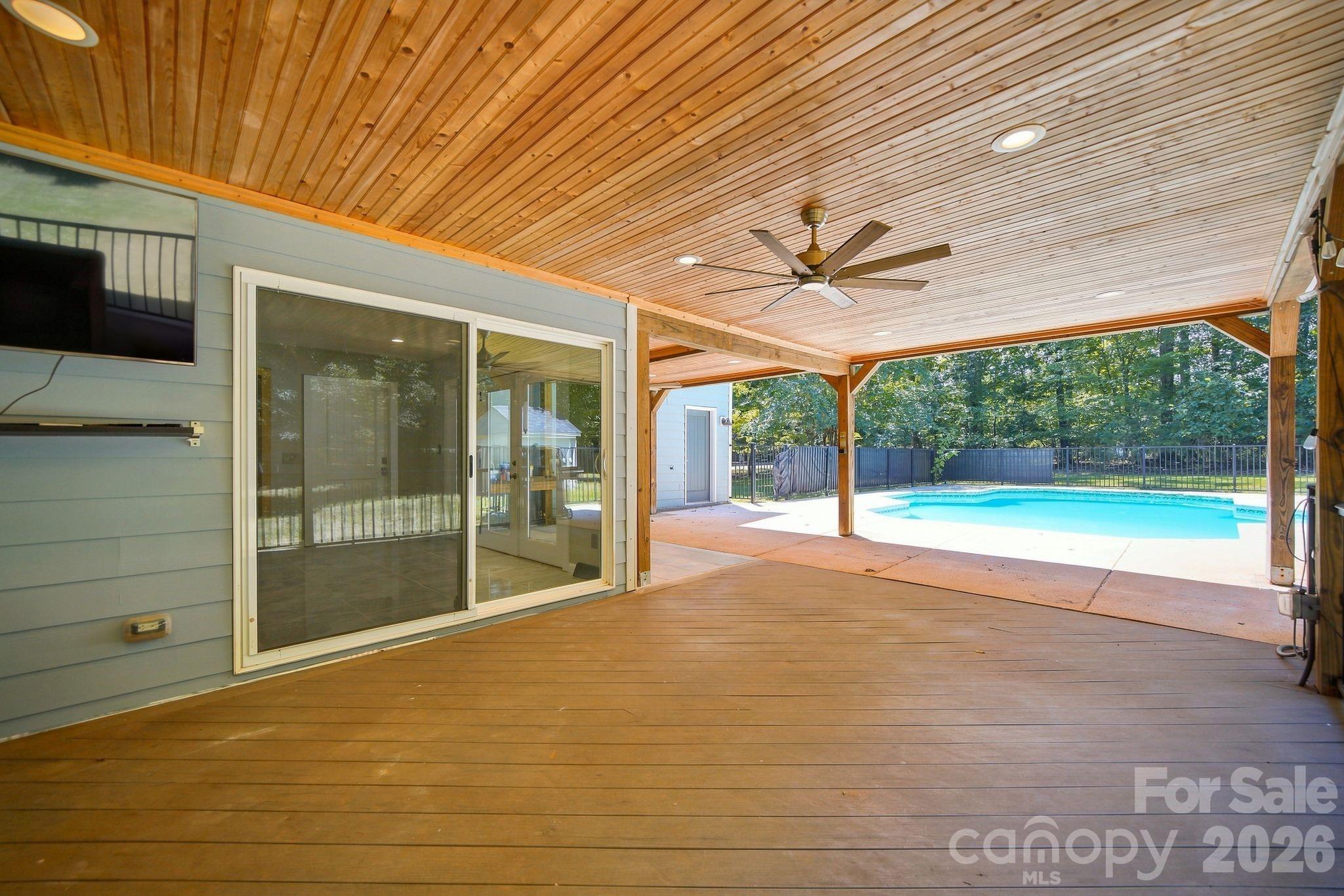 Single Family Residence at 5225 Mayhew Country Drive, Mint Hill, photo 4 of 46