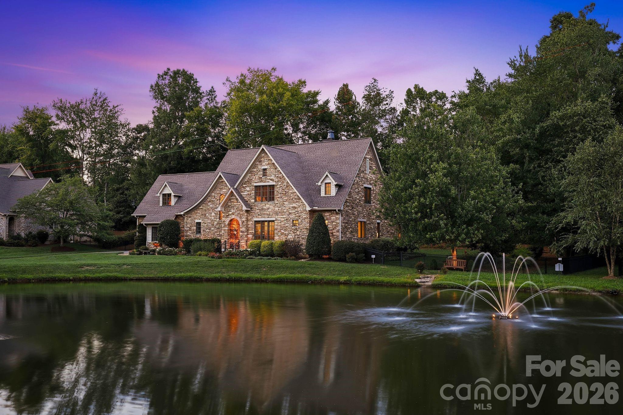 Single Family Residence at 21314 Olde Quarry Lane, Cornelius, photo 3 of 44