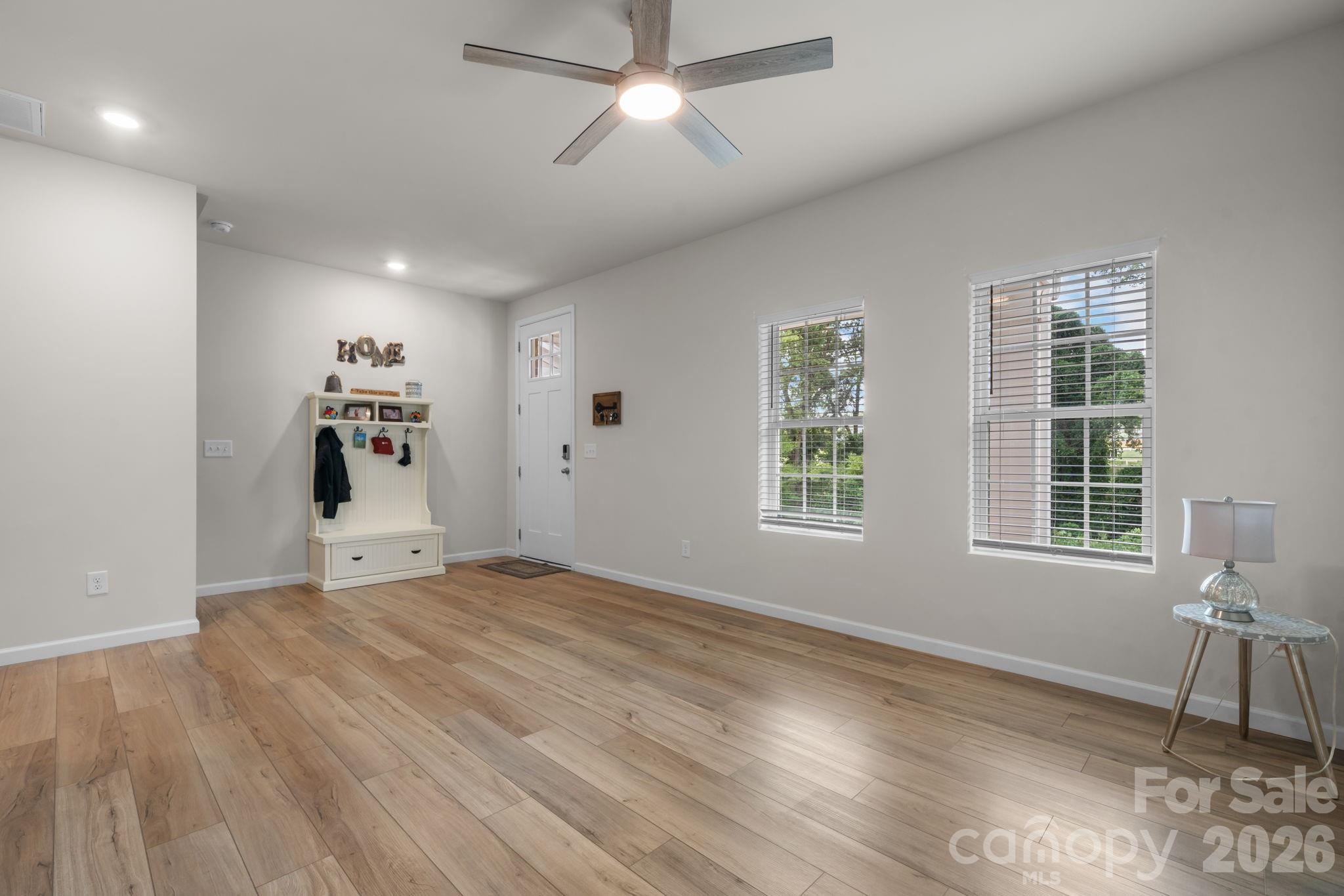 Townhouse at 13924 Winmau Lane, Huntersville, photo 4 of 33