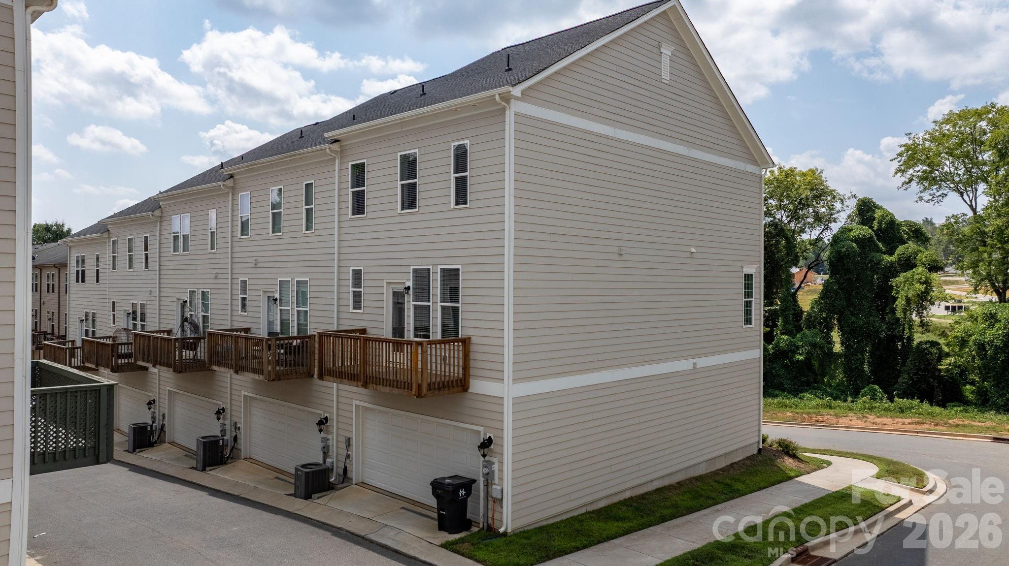 Townhouse at 13924 Winmau Lane, Huntersville, photo 30 of 33