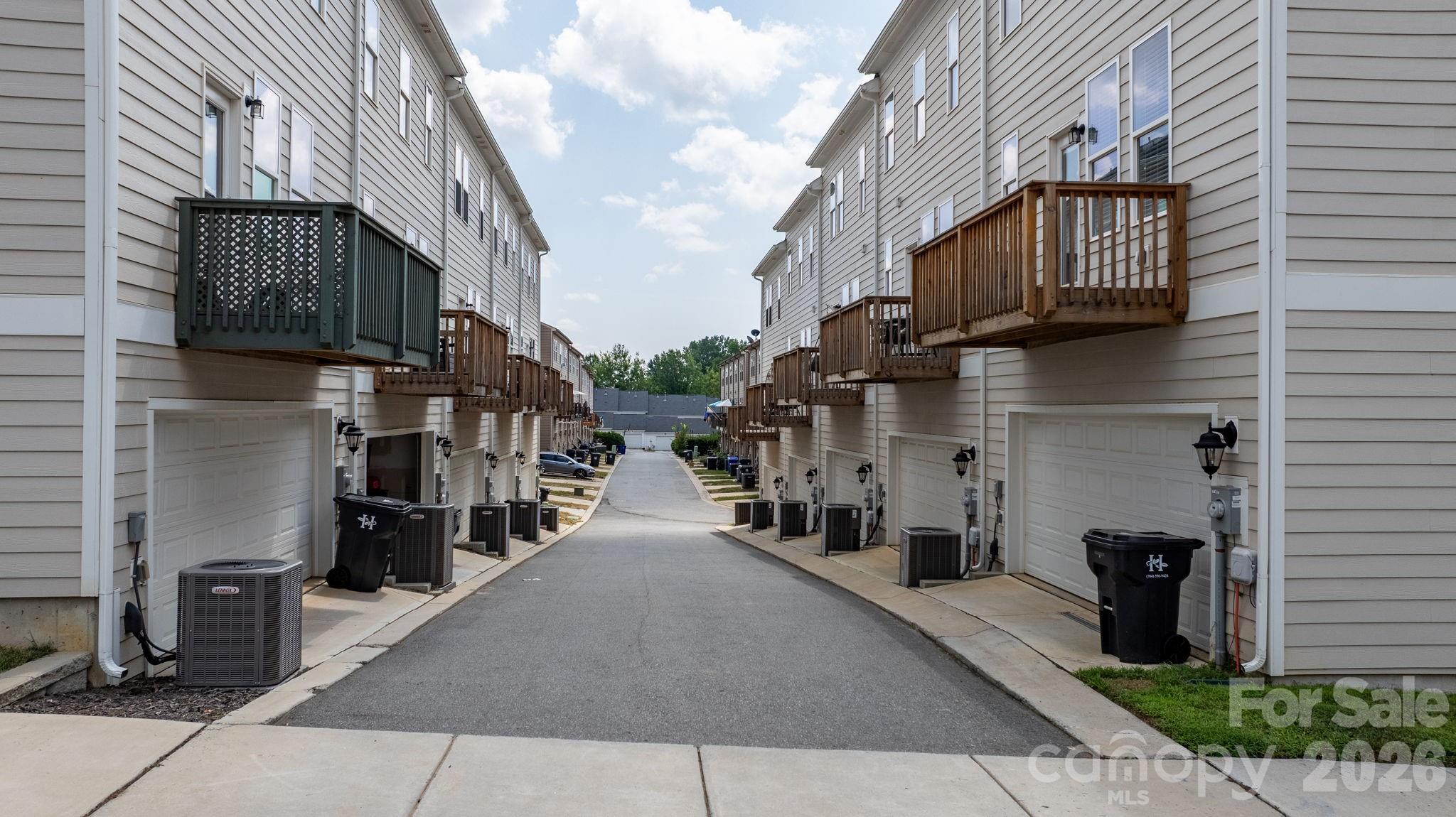Townhouse at 13924 Winmau Lane, Huntersville, photo 33 of 33