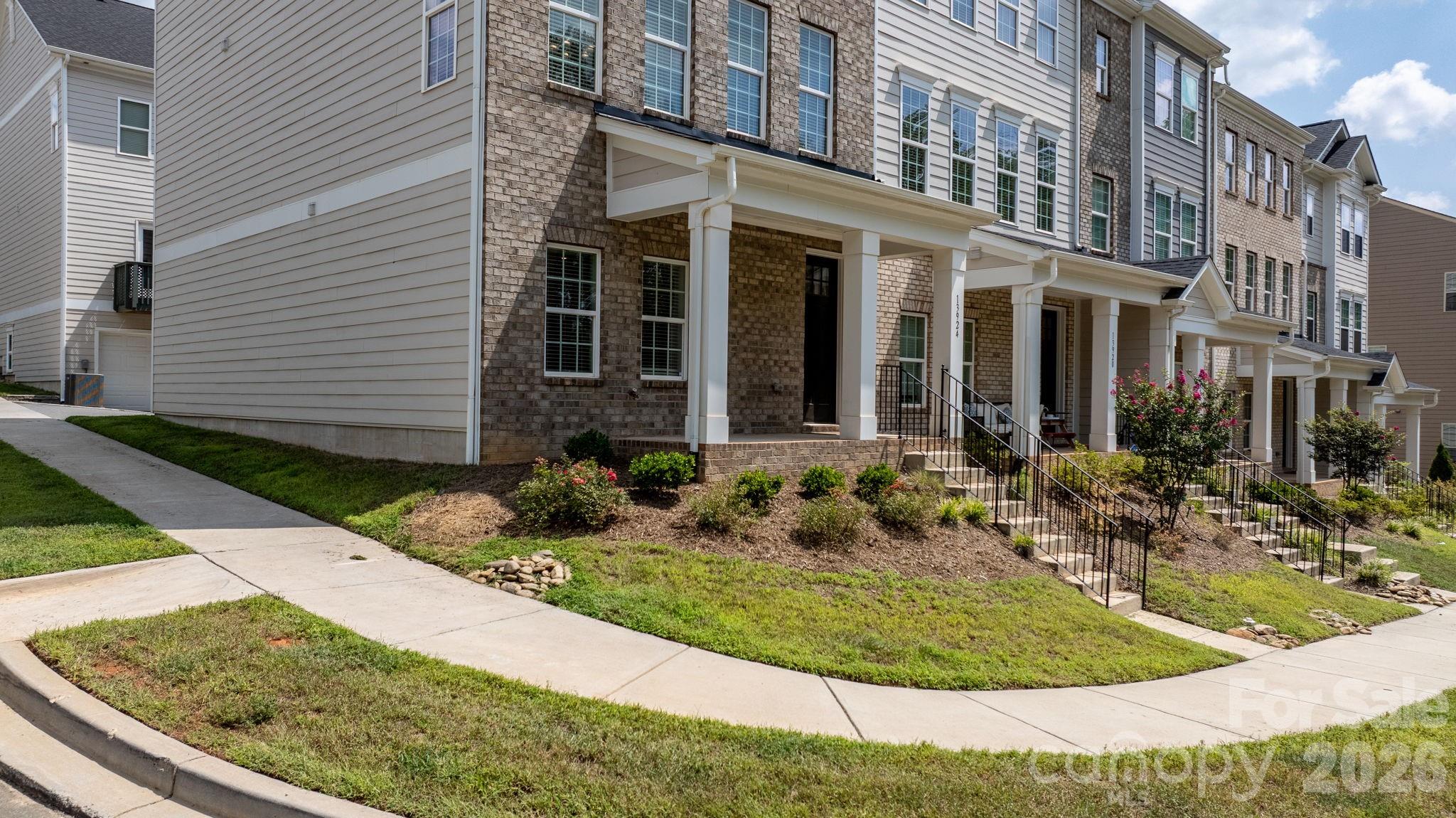 Townhouse at 13924 Winmau Lane, Huntersville, photo 25 of 33