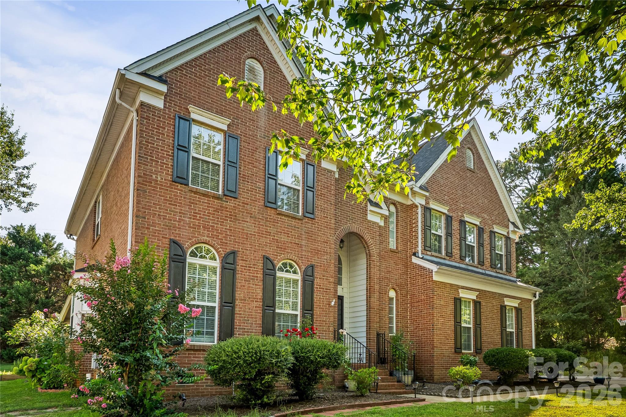 Single Family Residence at 21717 Shoveller Court, Cornelius, photo 2 of 44