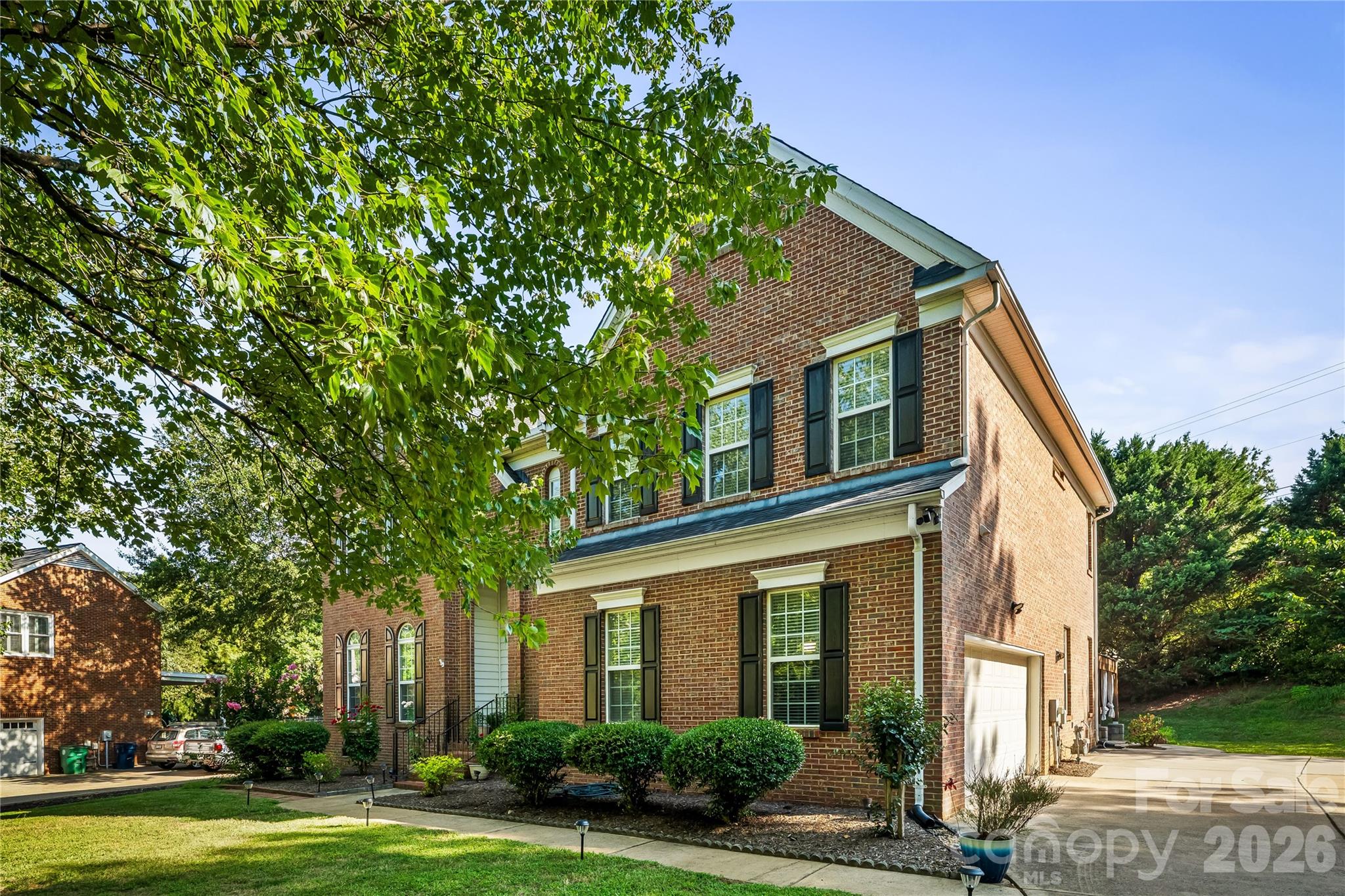 Single Family Residence at 21717 Shoveller Court, Cornelius, photo 3 of 44