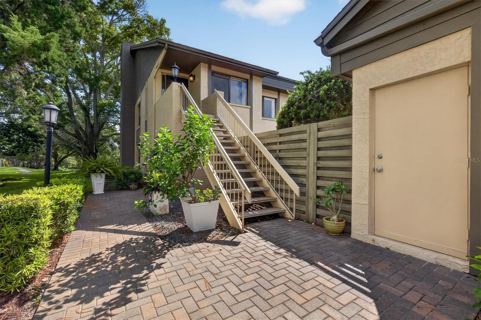 3167 LANDMARK DR #821