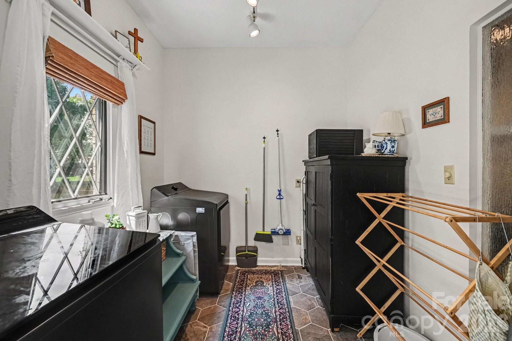 Single Family Residence at 235 Pebble Point, Salisbury, photo 21 of 48