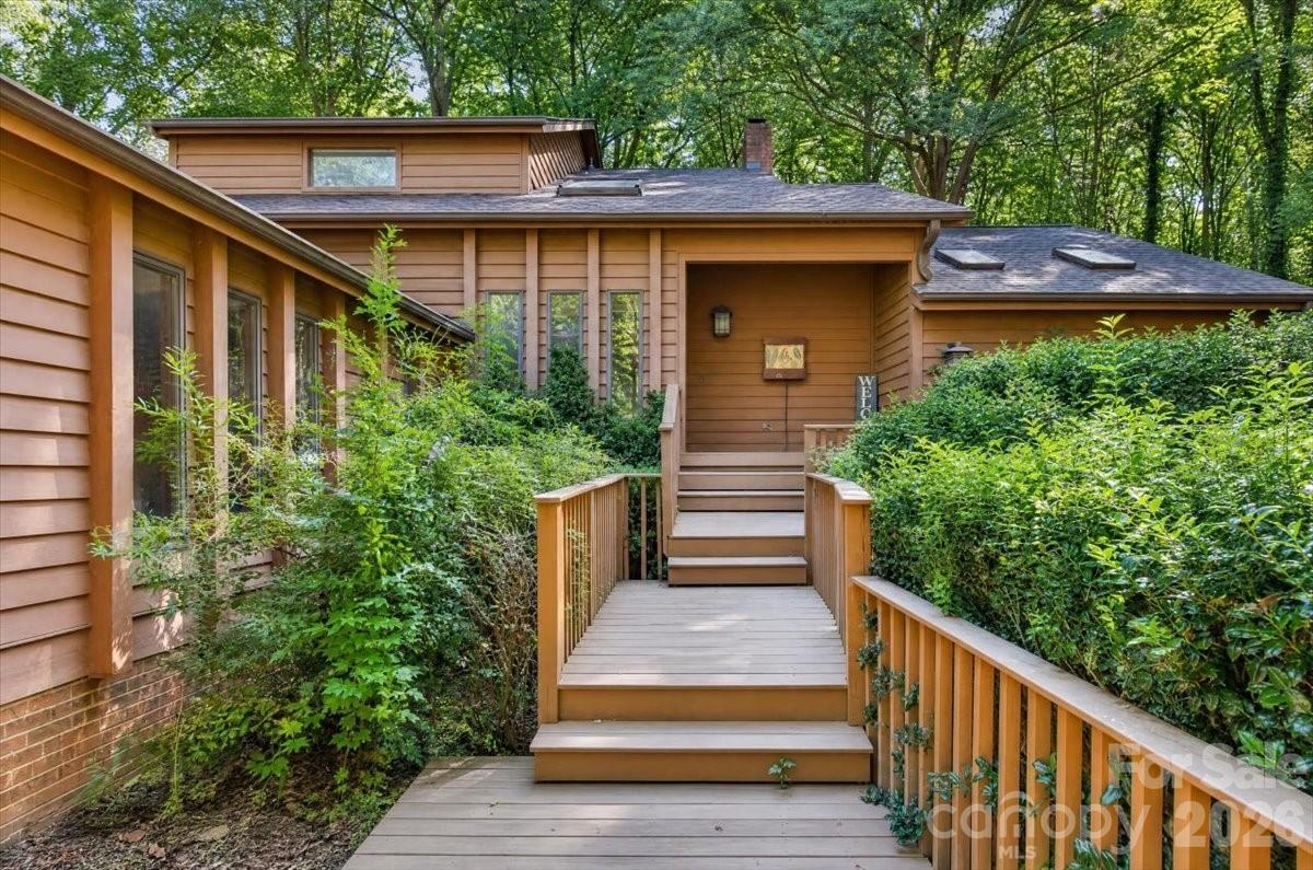10 Thornwood Court
