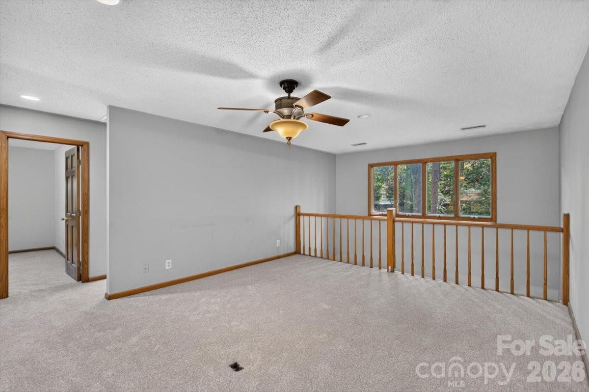Single Family Residence at 10 Thornwood Court, Lake Wylie, photo 16 of 47