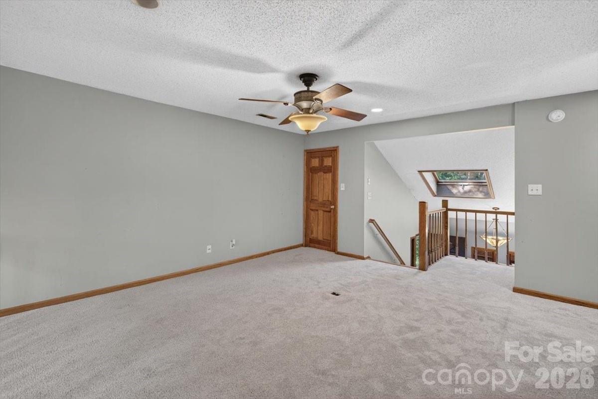 Single Family Residence at 10 Thornwood Court, Lake Wylie, photo 17 of 47
