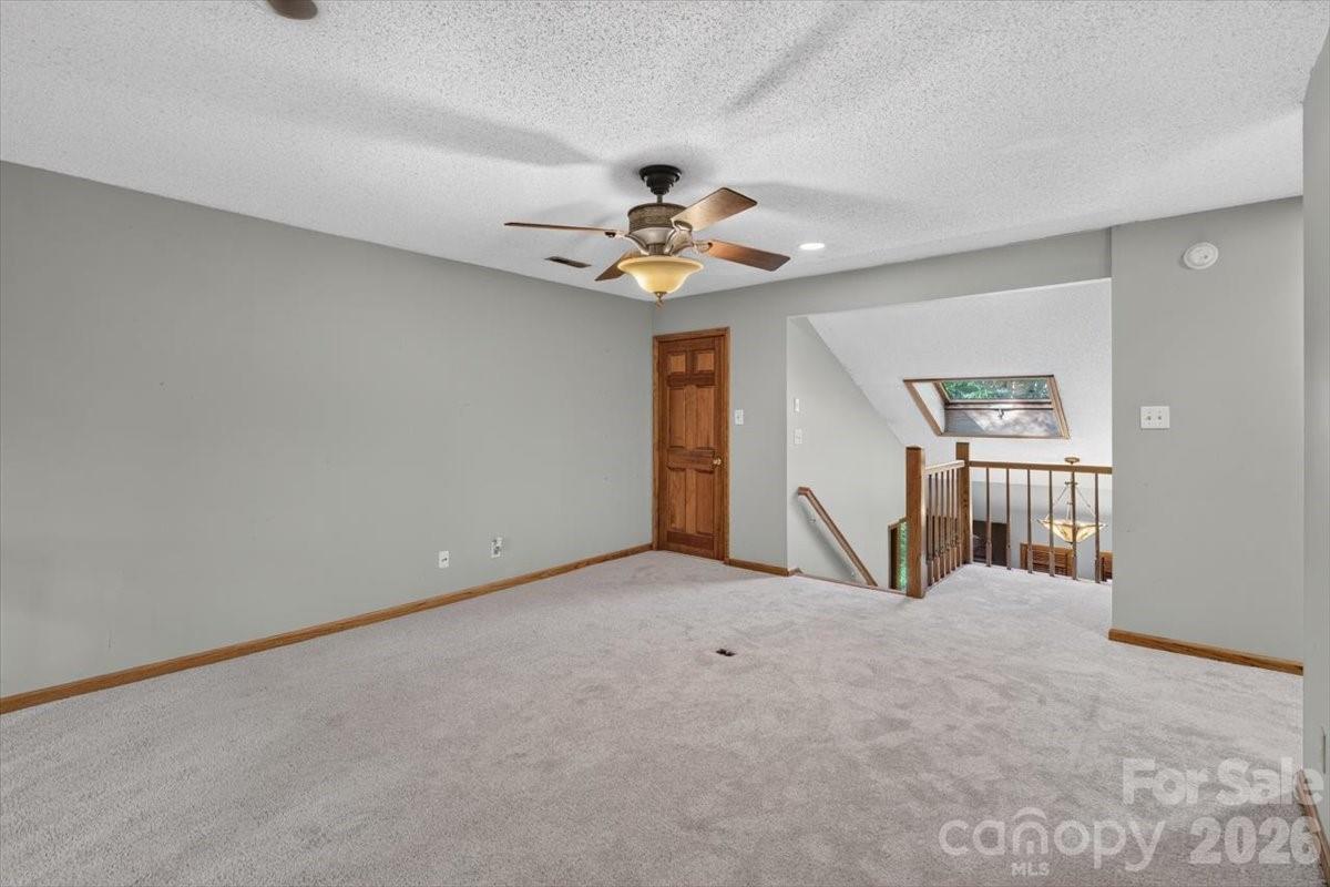 Single Family Residence at 10 Thornwood Court, Lake Wylie, photo 19 of 47