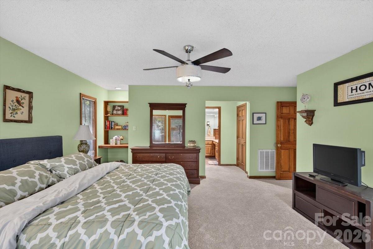 Single Family Residence at 10 Thornwood Court, Lake Wylie, photo 29 of 47