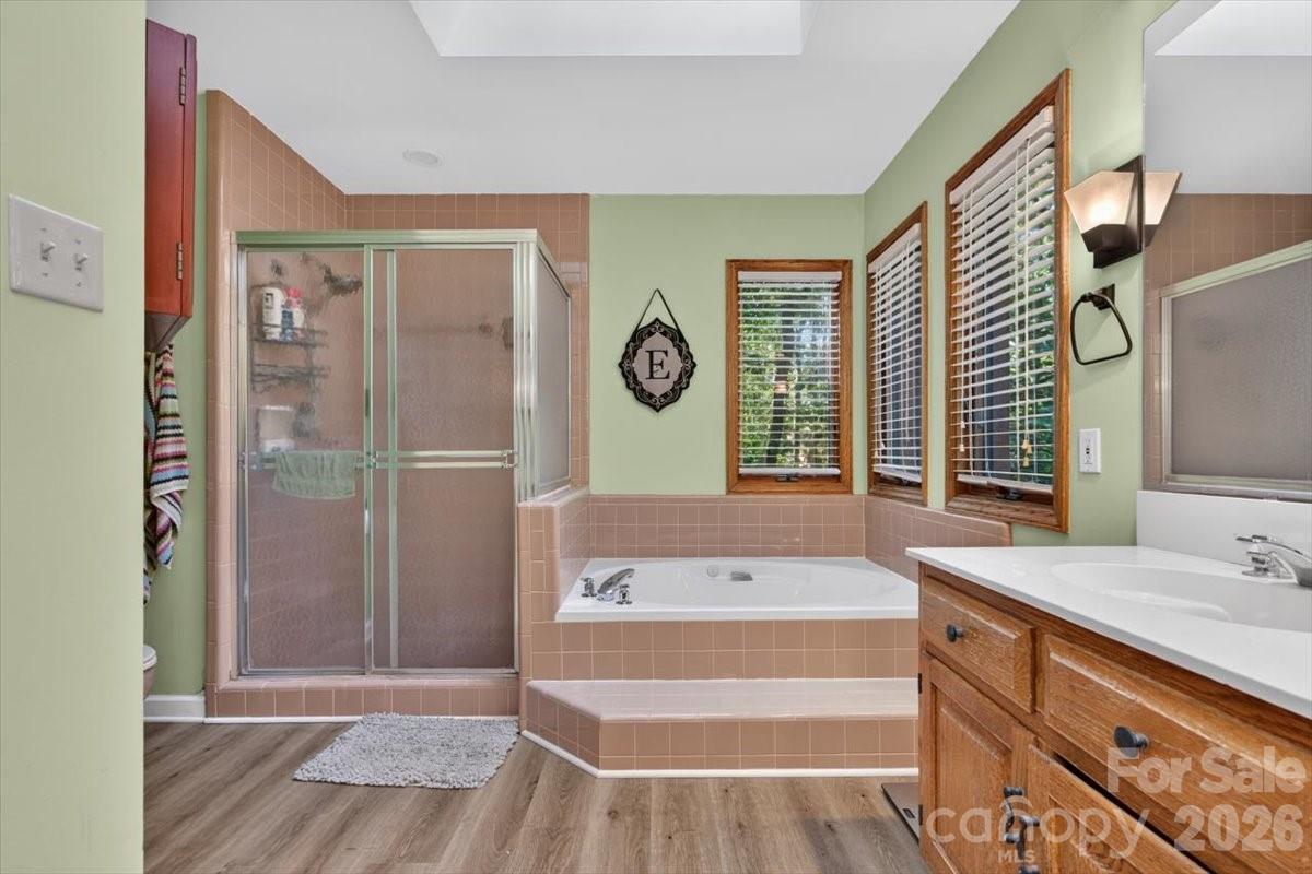 Single Family Residence at 10 Thornwood Court, Lake Wylie, photo 31 of 47