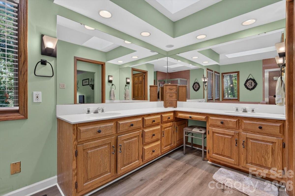 Single Family Residence at 10 Thornwood Court, Lake Wylie, photo 32 of 47