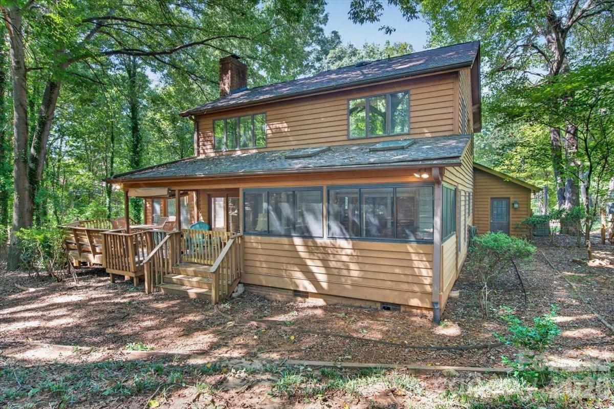 Single Family Residence at 10 Thornwood Court, Lake Wylie, photo 42 of 47