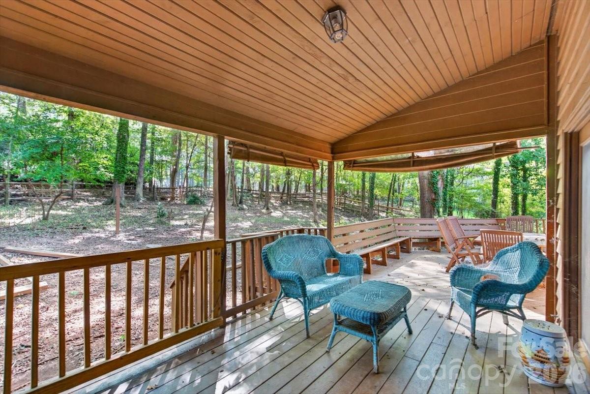 Single Family Residence at 10 Thornwood Court, Lake Wylie, photo 45 of 47