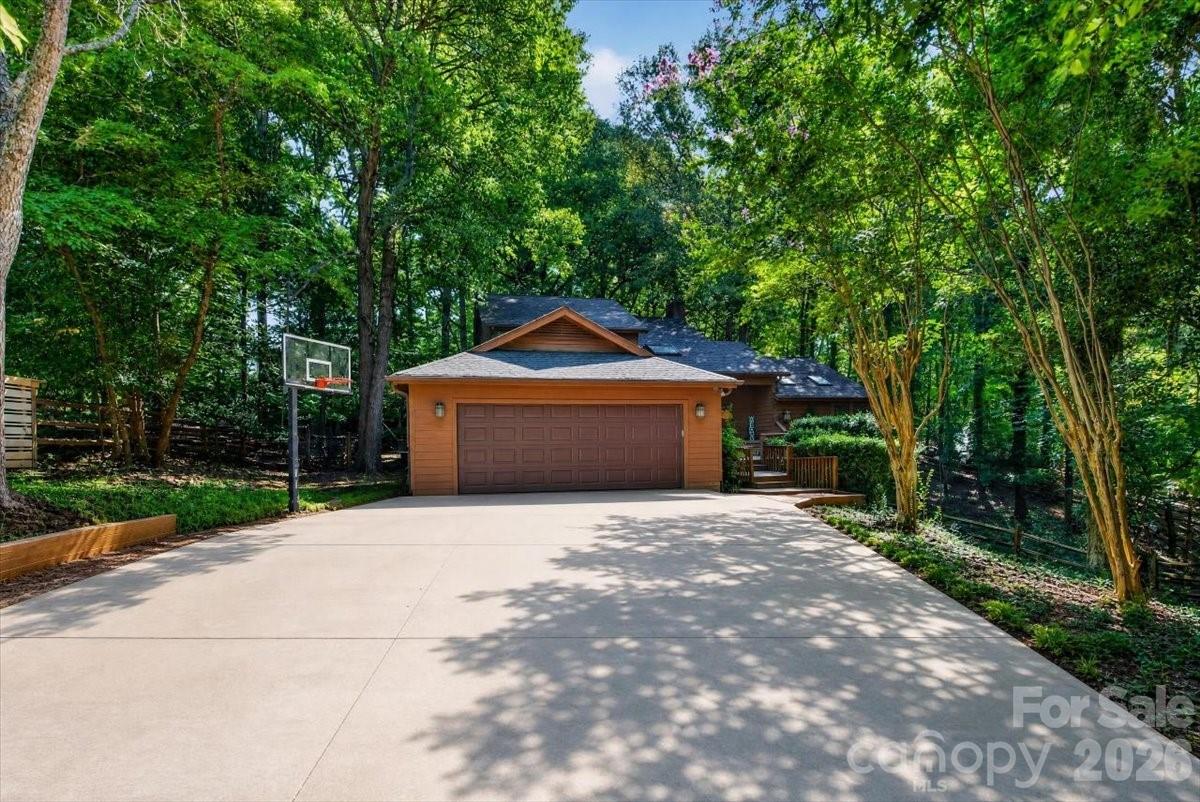 Single Family Residence at 10 Thornwood Court, Lake Wylie, photo 47 of 47
