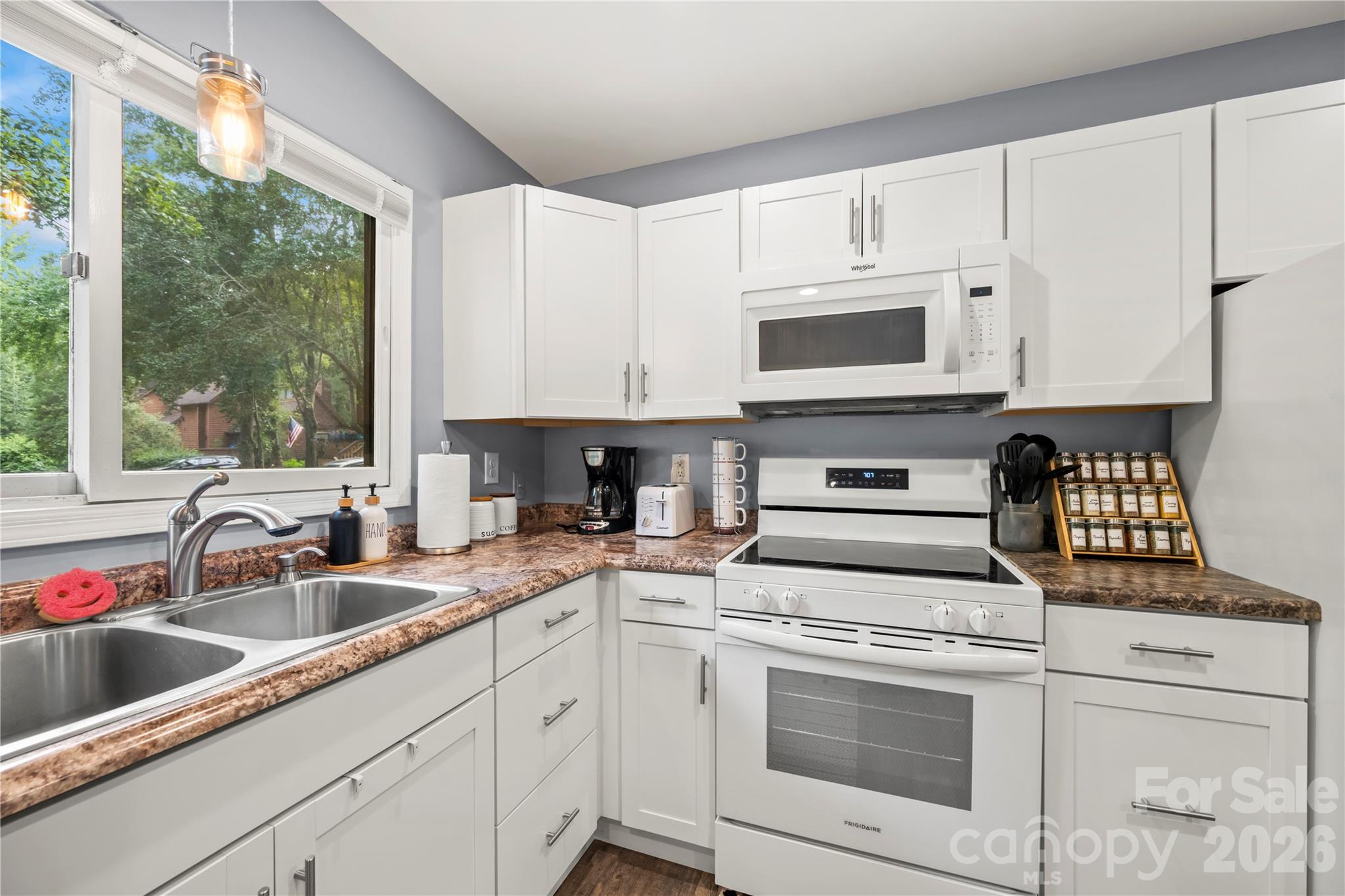 Single Family Residence at 15 N Garden Court, Fletcher, photo 12 of 22
