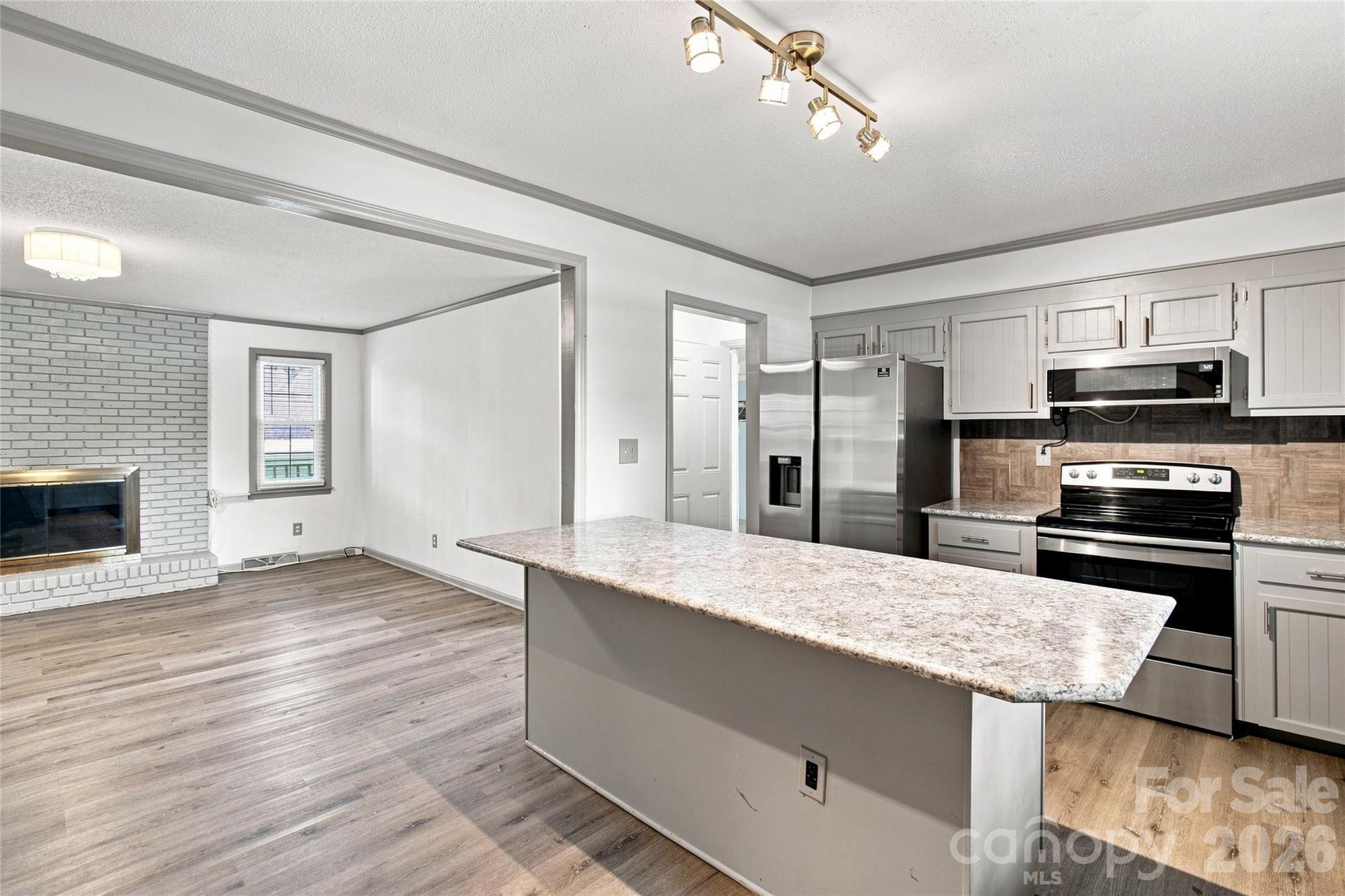 Single Family Residence at 4209 Heatherstone Drive, Gastonia, photo 14 of 24