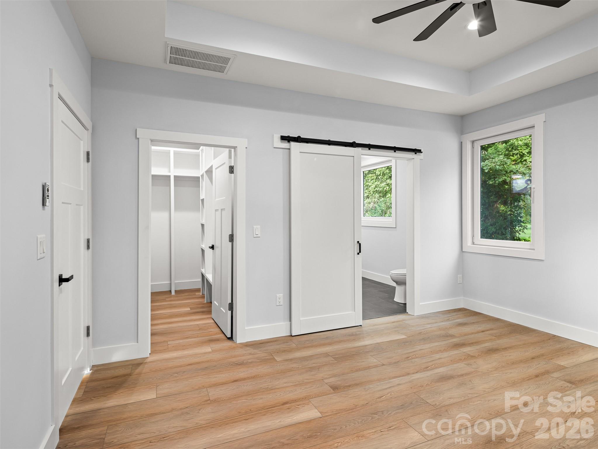 Single Family Residence at 902 Narva Road, Hendersonville, photo 13 of 48