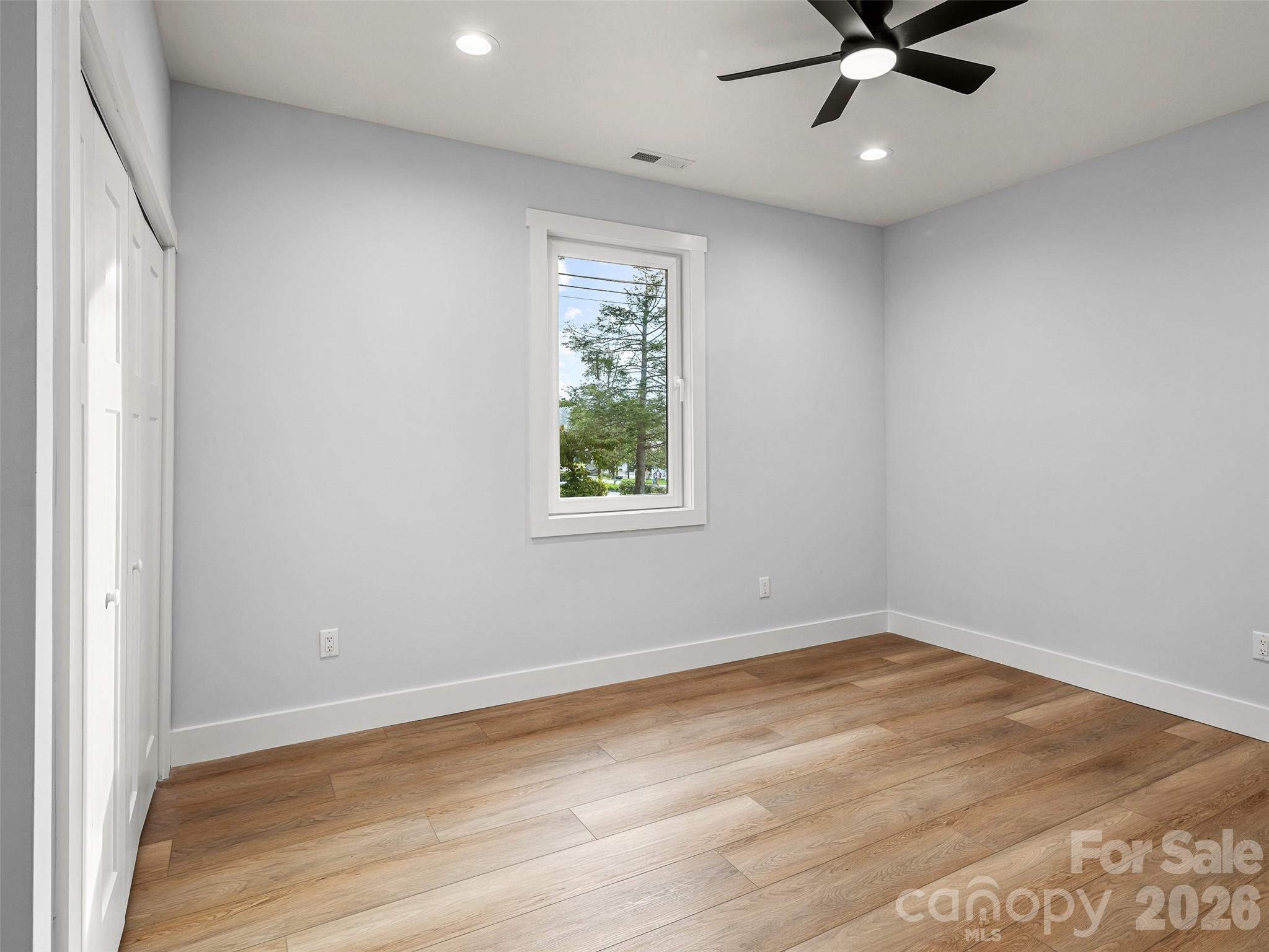 Single Family Residence at 902 Narva Road, Hendersonville, photo 27 of 48