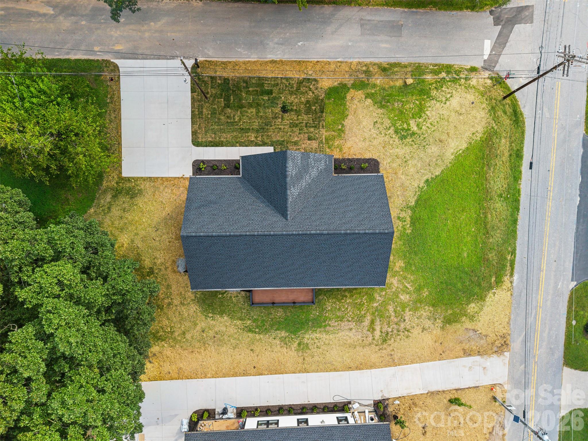 Single Family Residence at 902 Narva Road, Hendersonville, photo 45 of 48