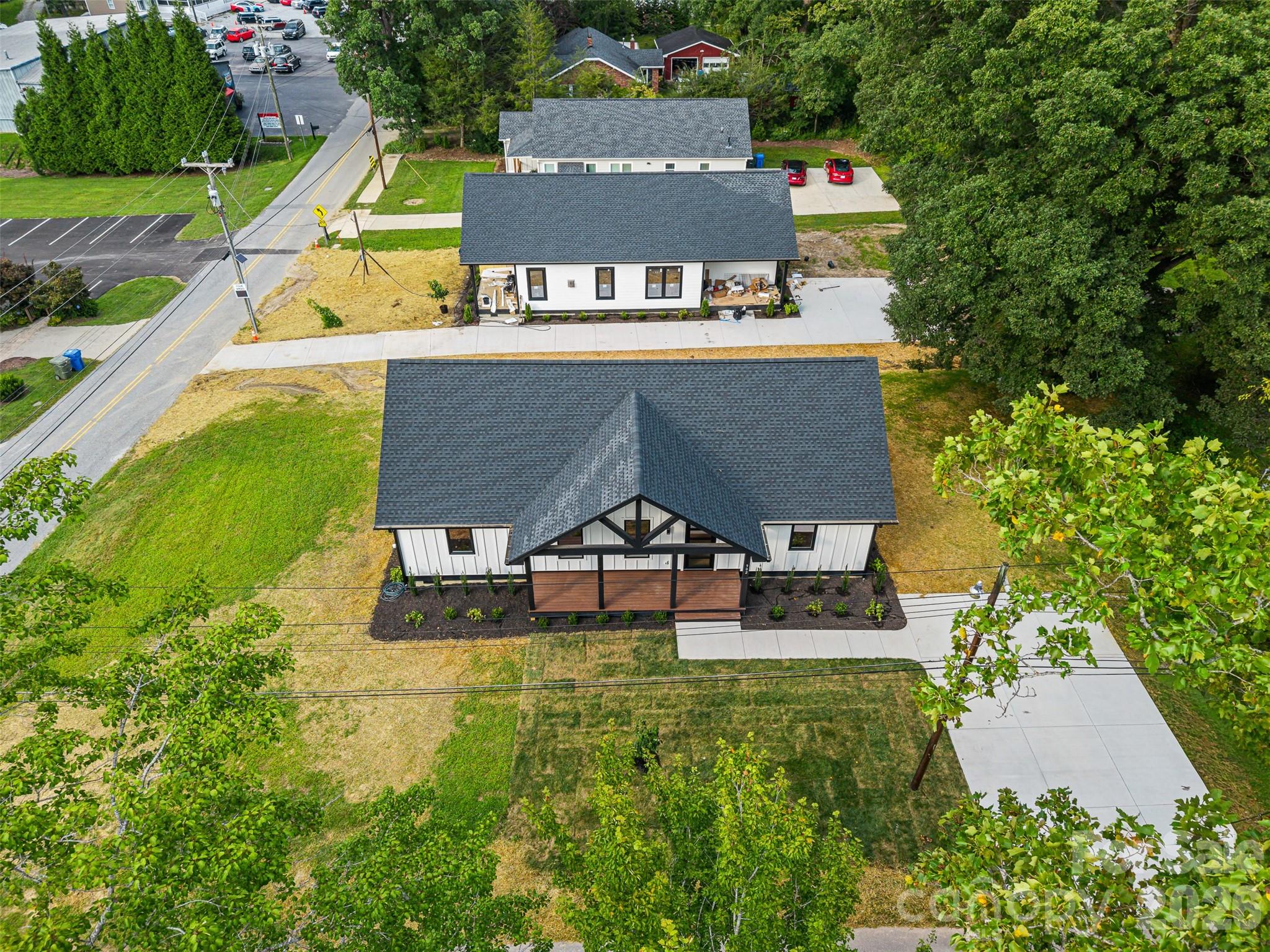 Single Family Residence at 902 Narva Road, Hendersonville, photo 47 of 48
