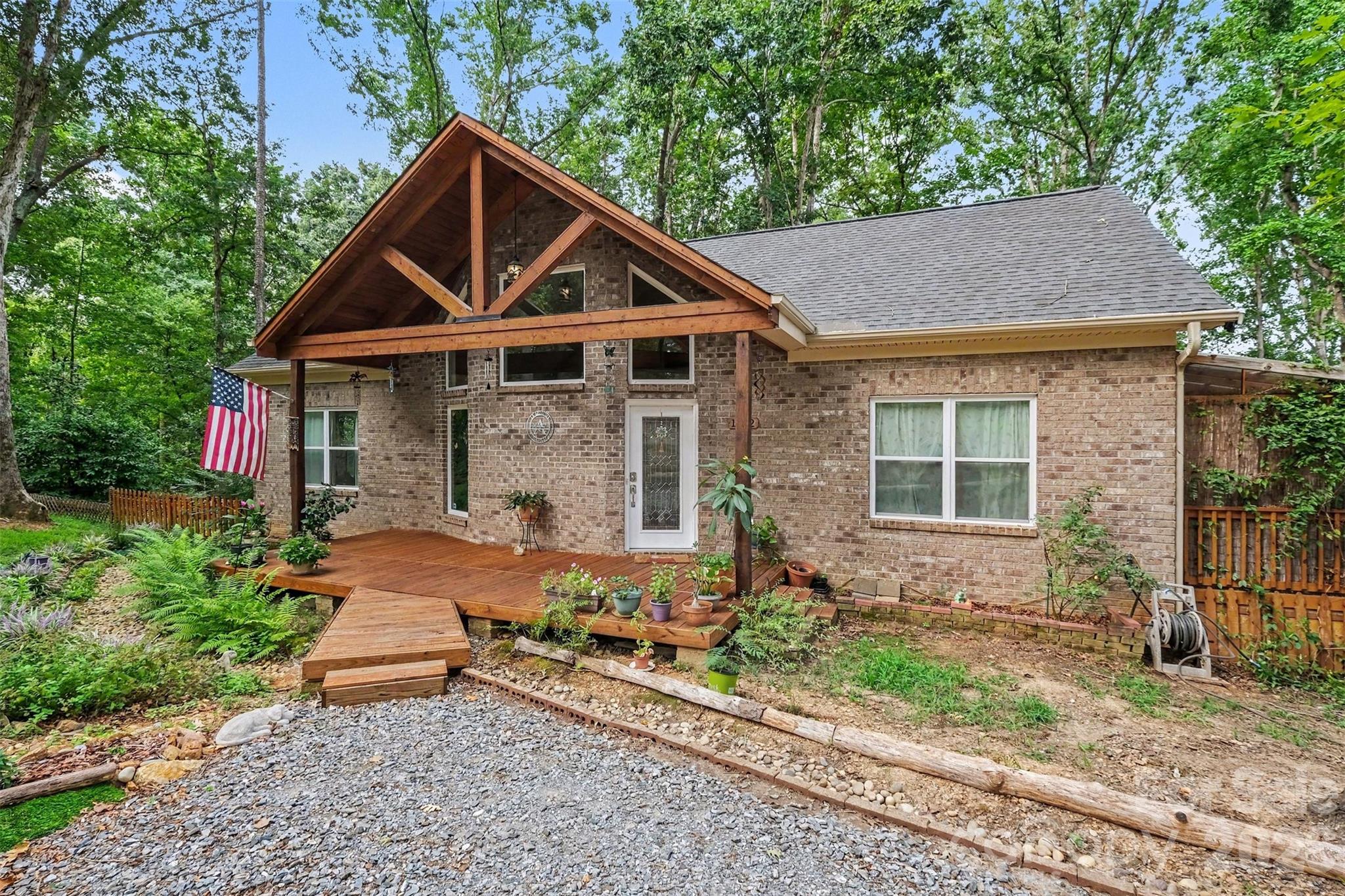 1042 Rosewood Drive