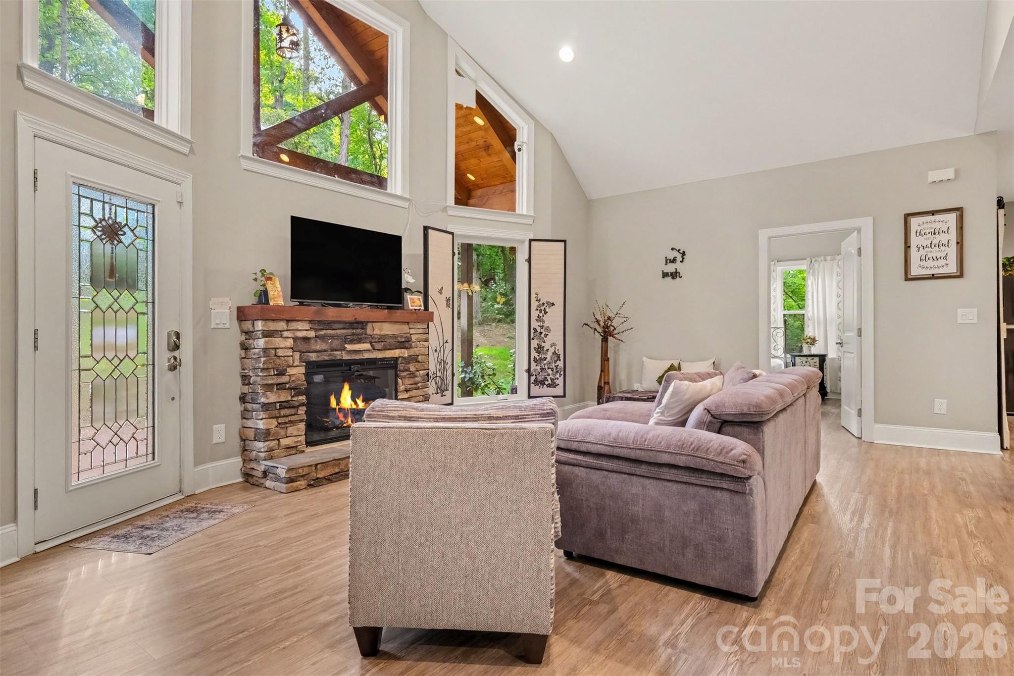 Single Family Residence at 1042 Rosewood Drive, Dallas, photo 6 of 43