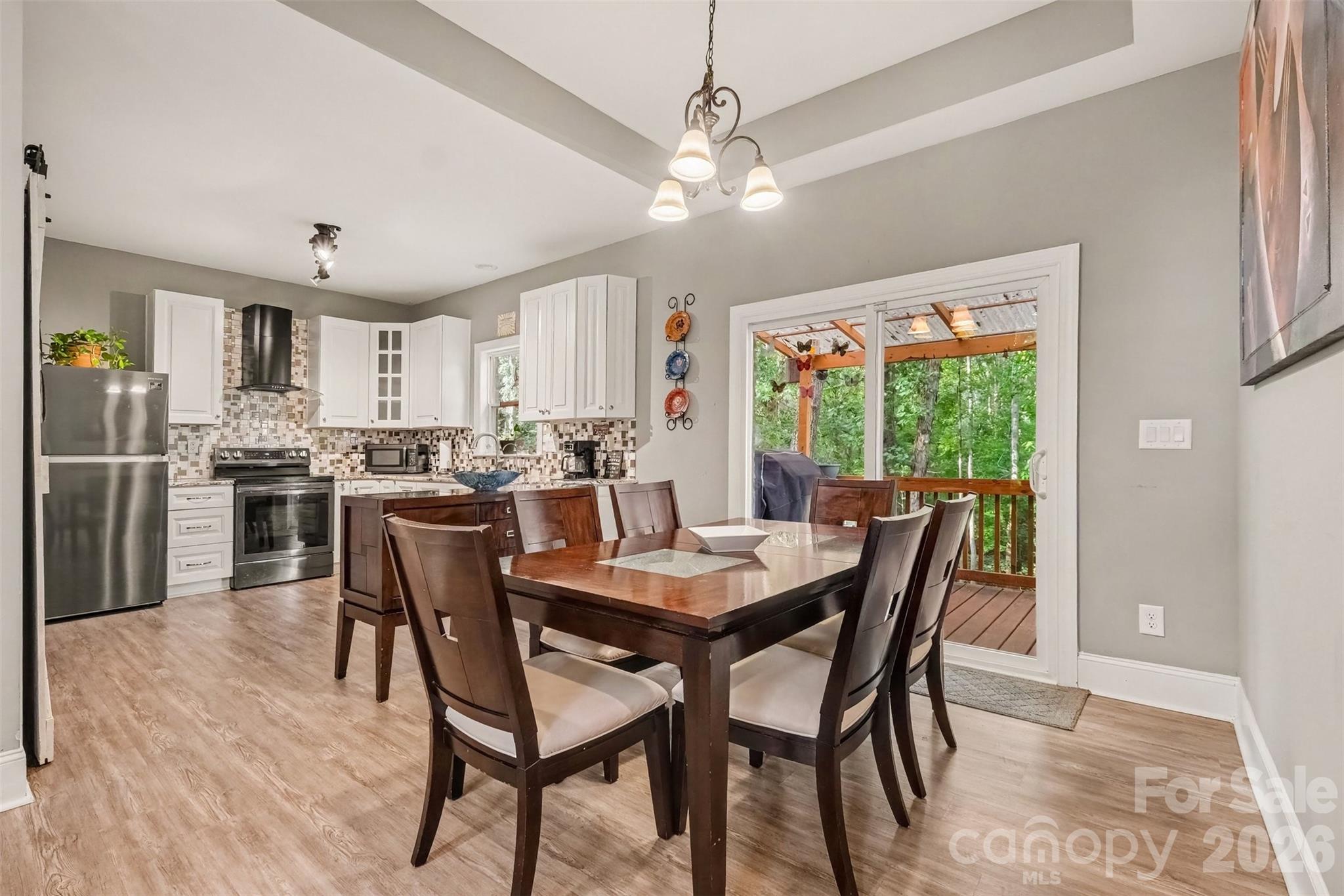 Single Family Residence at 1042 Rosewood Drive, Dallas, photo 12 of 43