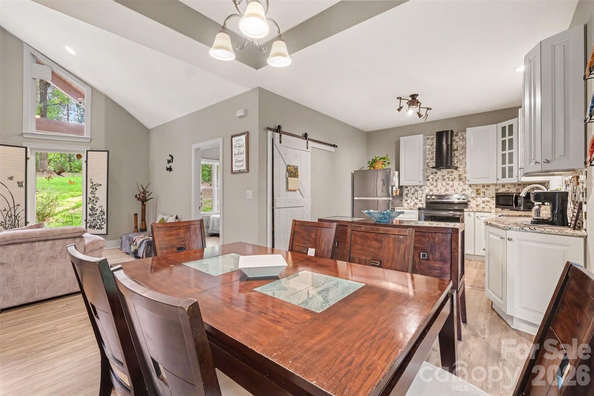 Single Family Residence at 1042 Rosewood Drive, Dallas, photo 13 of 43
