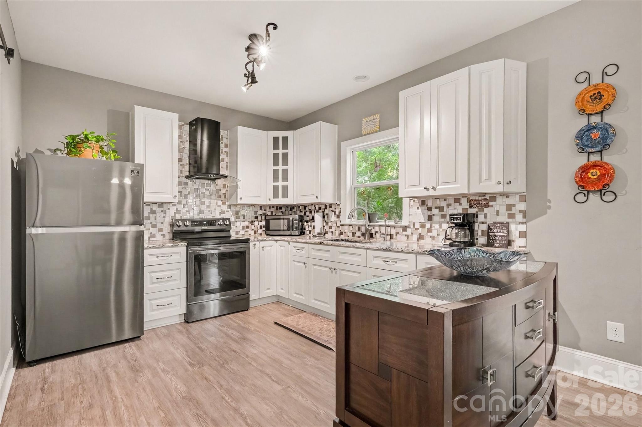 Single Family Residence at 1042 Rosewood Drive, Dallas, photo 14 of 43