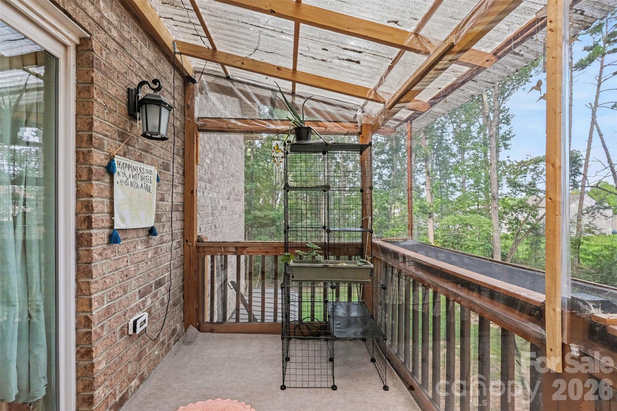 Single Family Residence at 1042 Rosewood Drive, Dallas, photo 21 of 43